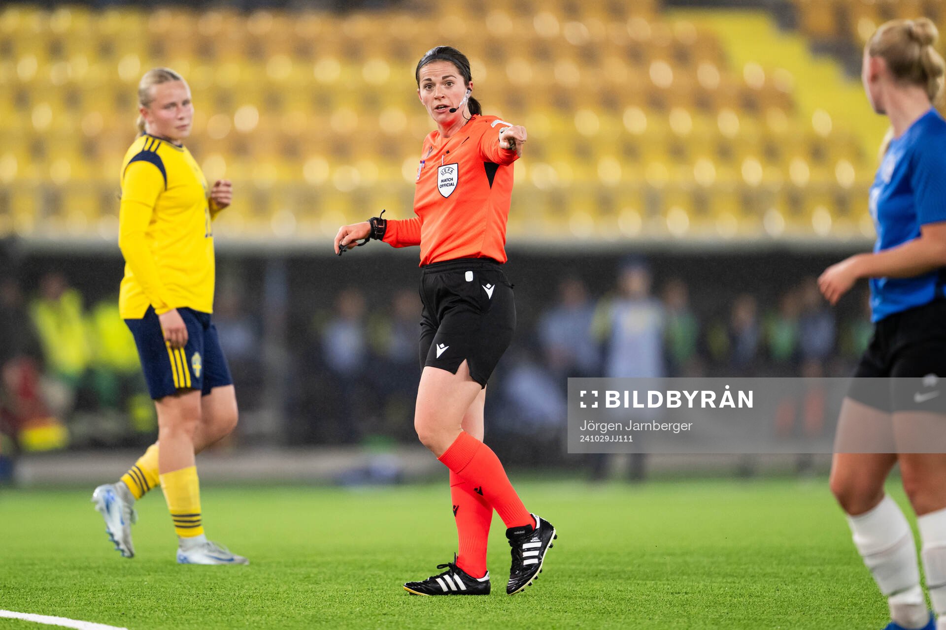 Referee Kathrina Huber