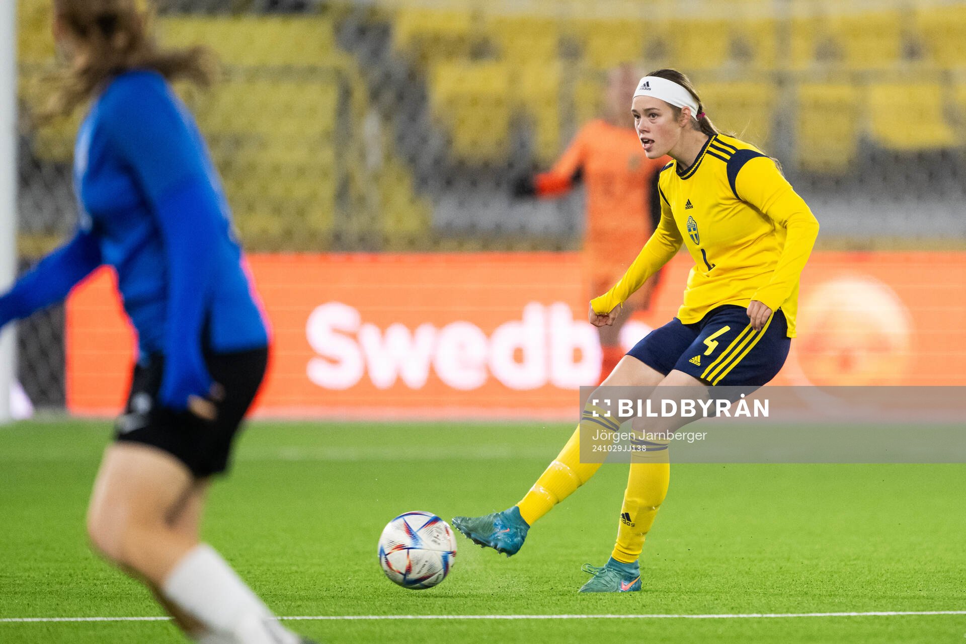 Roos Huitzing of Sweden