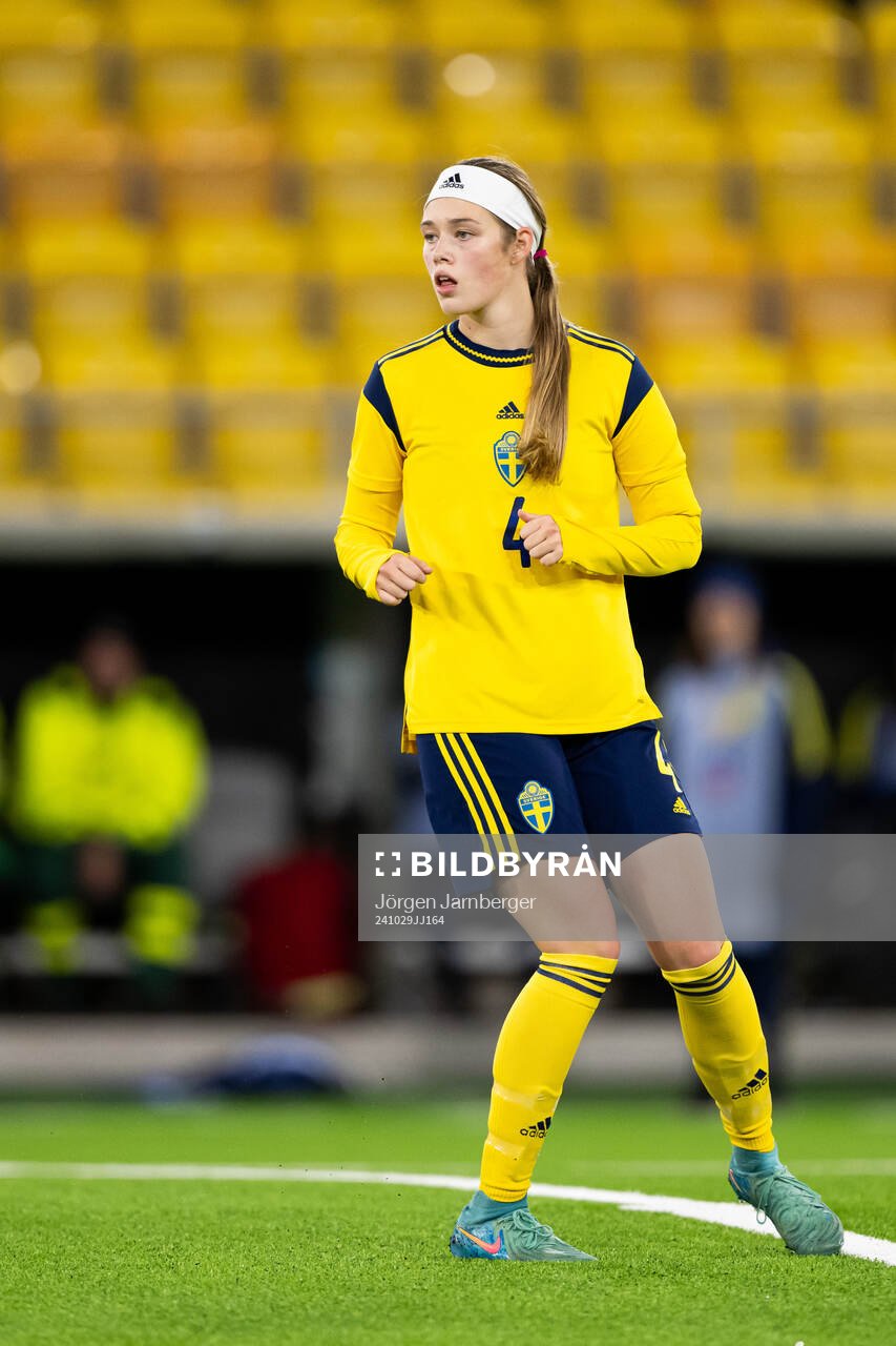 Roos Huitzing of Sweden