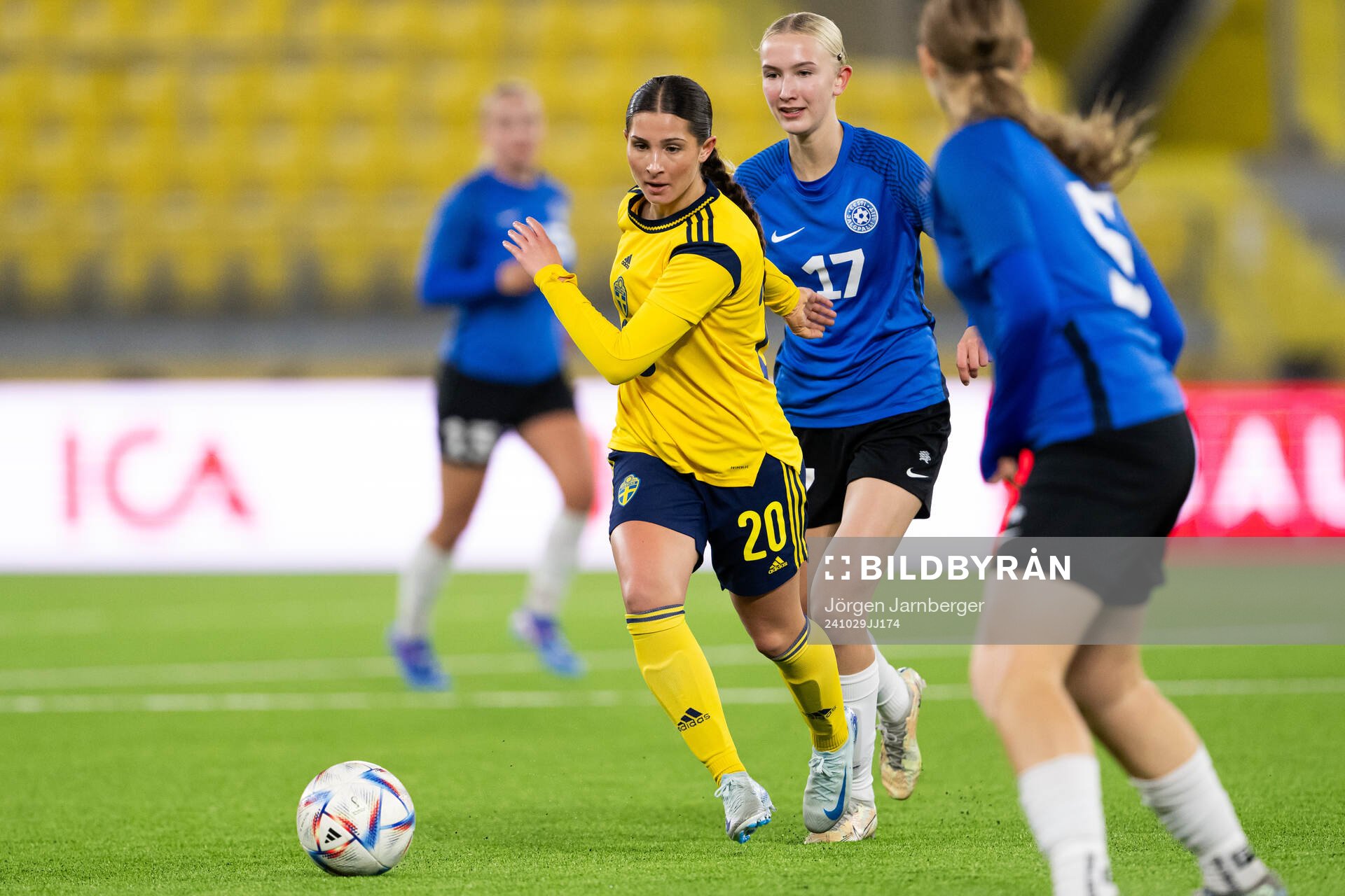 Filippa Sjöström of Sweden and Marie Kala of Estonia