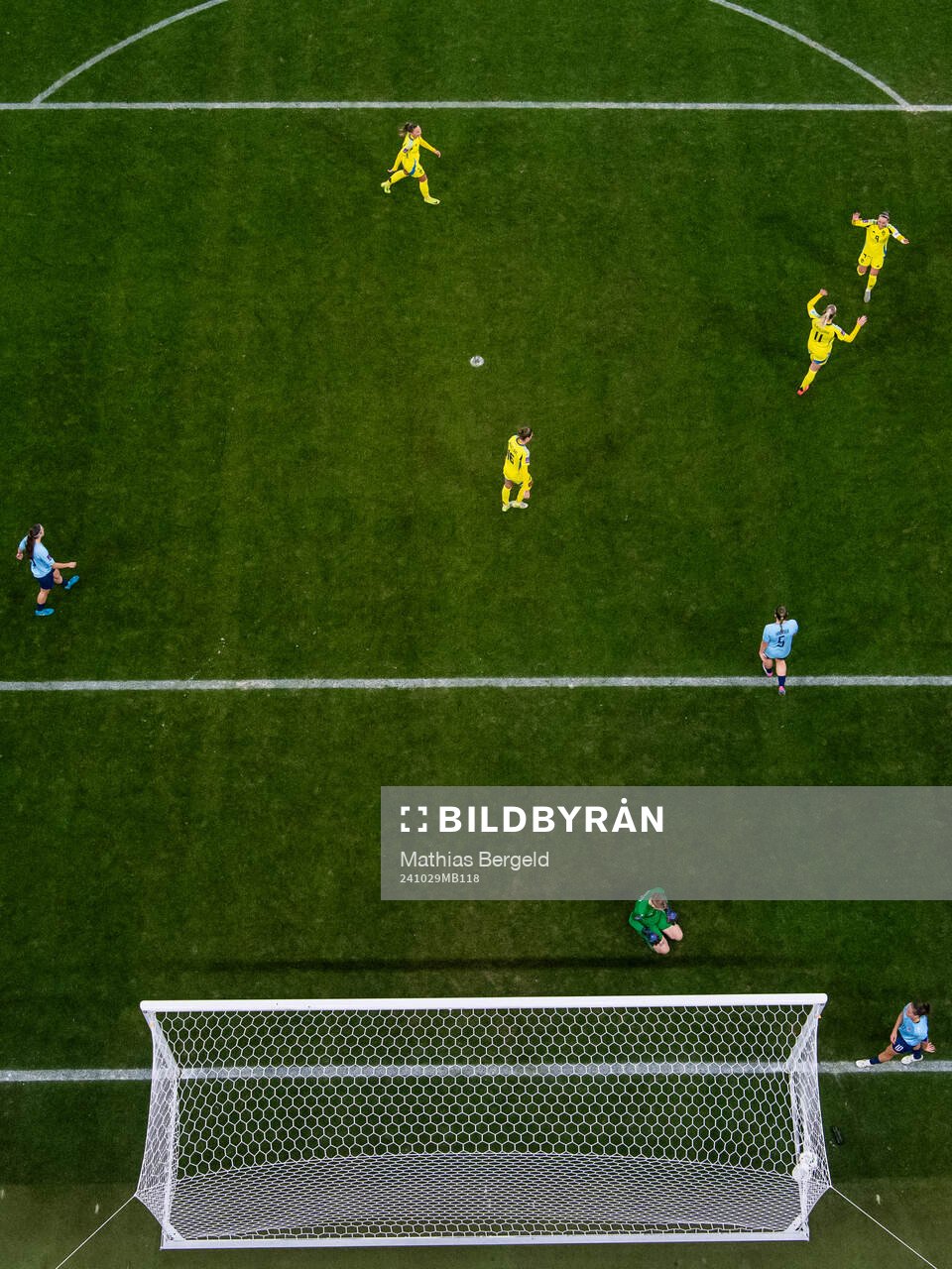 Stina Blackstenius of Sweden scored 5-0 and celebrates with