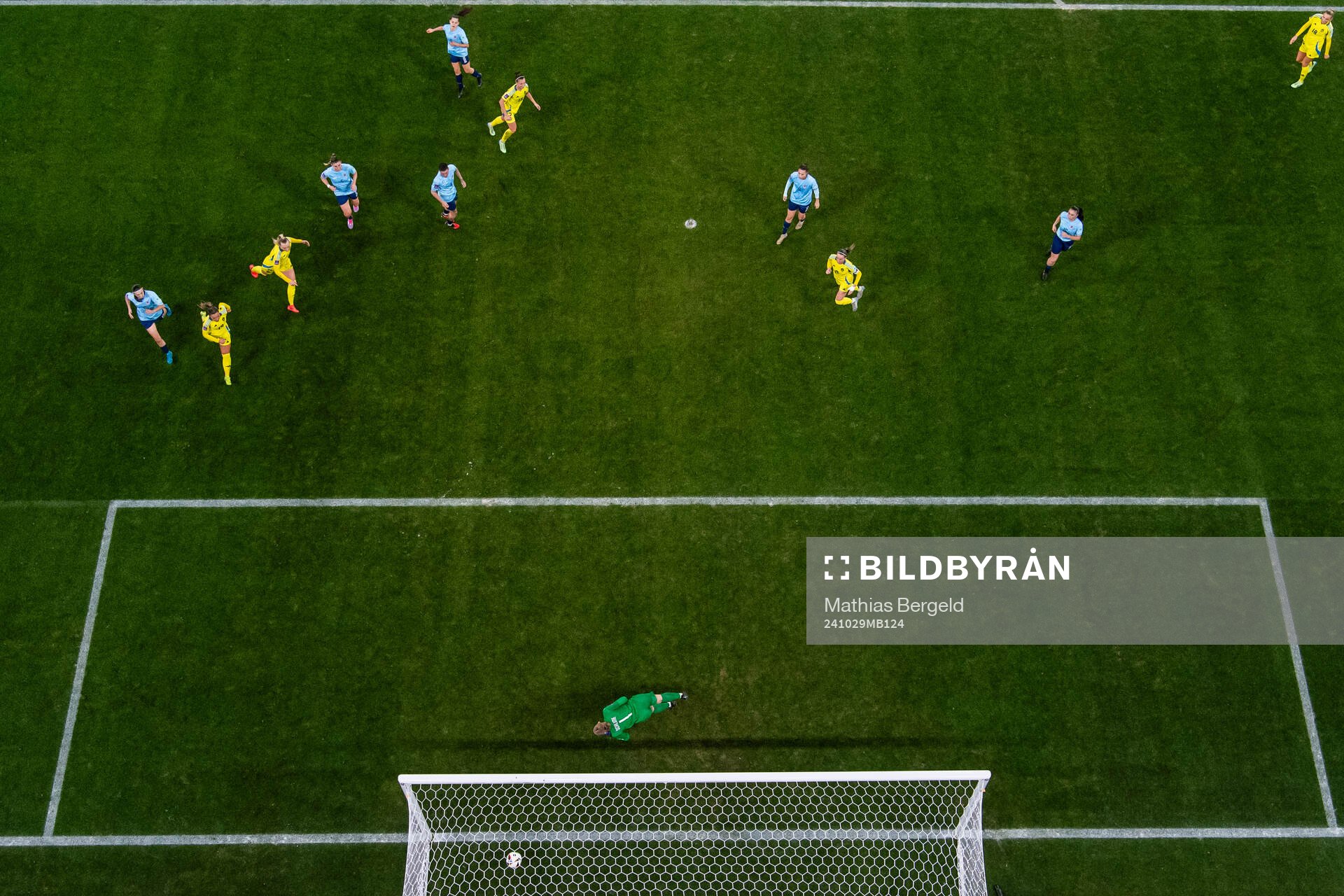 Julia Zigiotti Olme of Sweden scores 4-0 behind goalkeeper