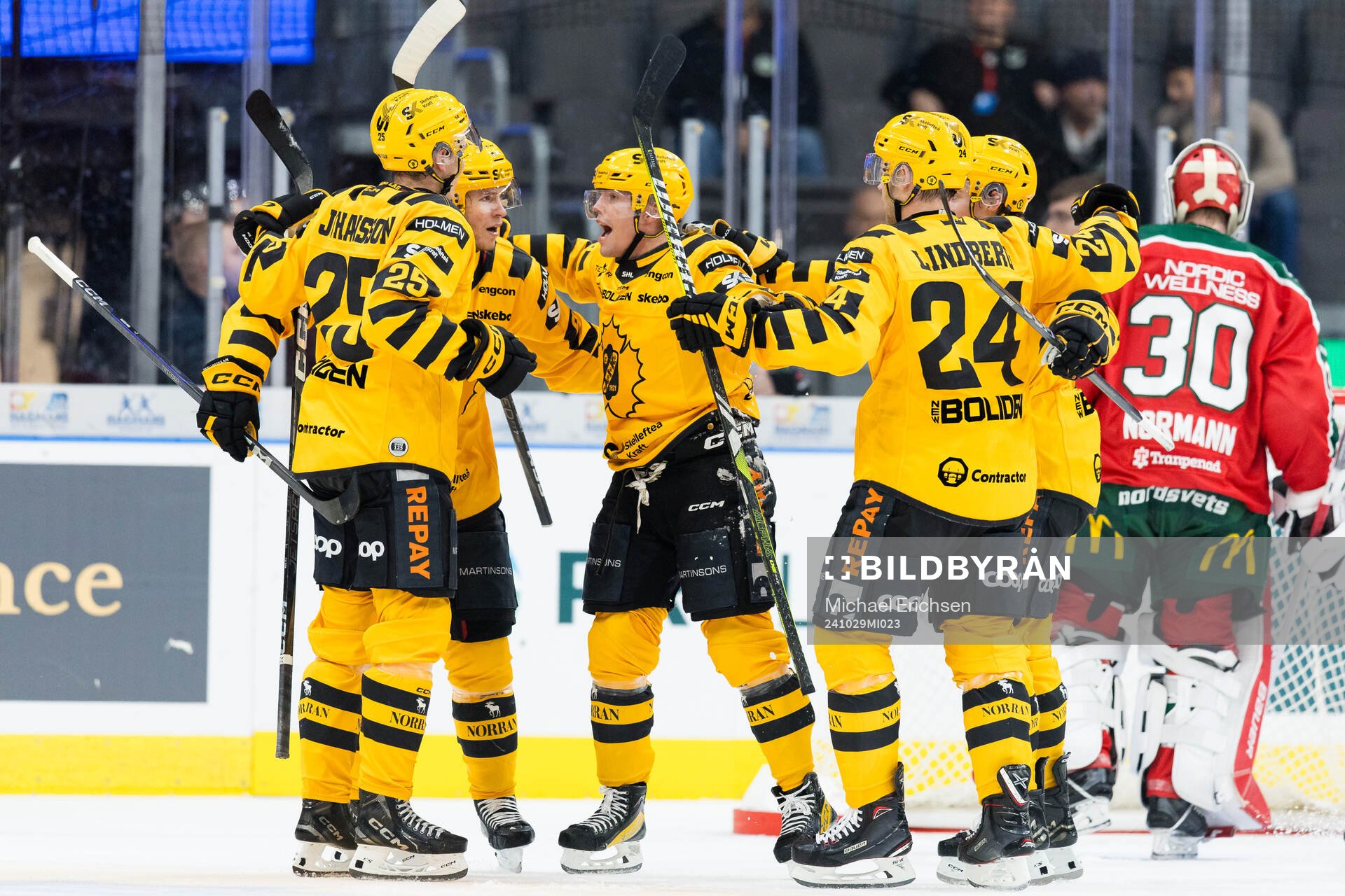 Skellefteås Andreas Johnson jublar