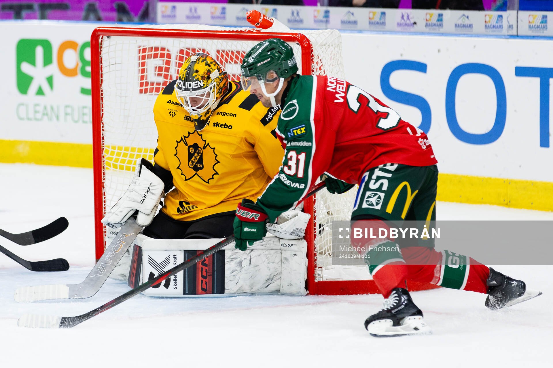 Skellefteås målvakt Alexander Hellnemo och Frölundas