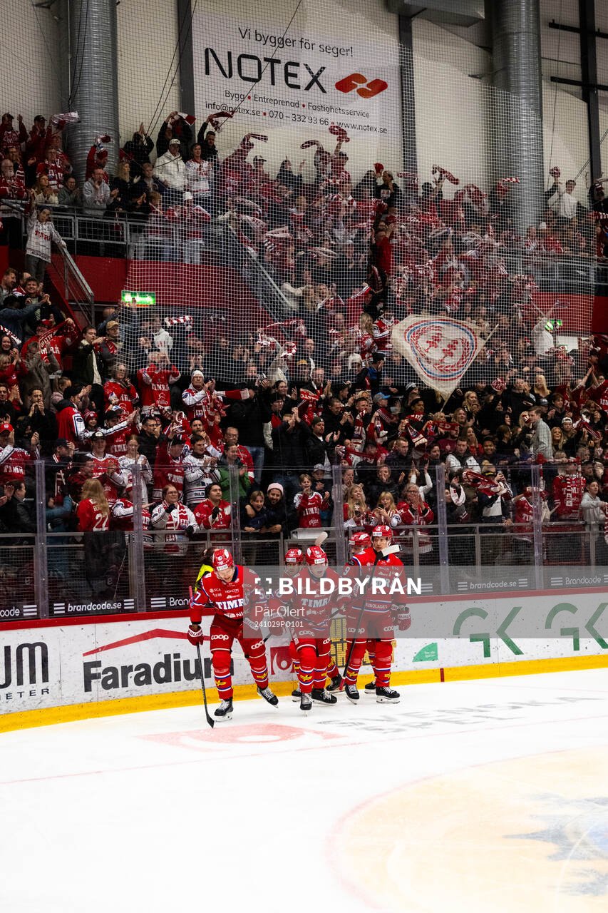 Timrås Simon Forsmark jublar