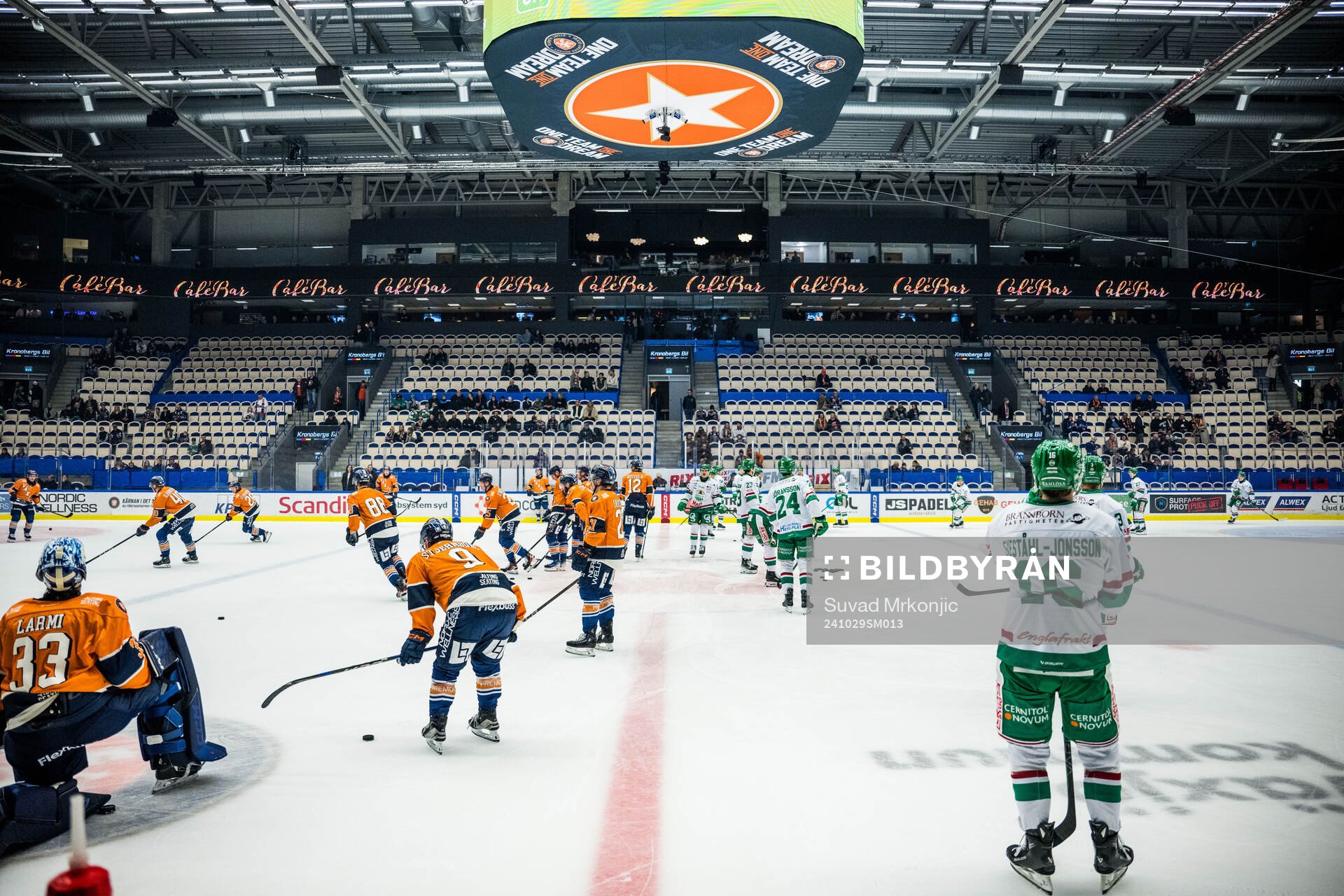 Spelarna värmer upp