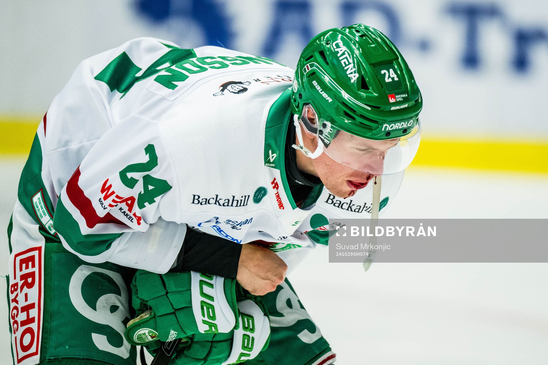 Rögles Mattias Göransson blöder