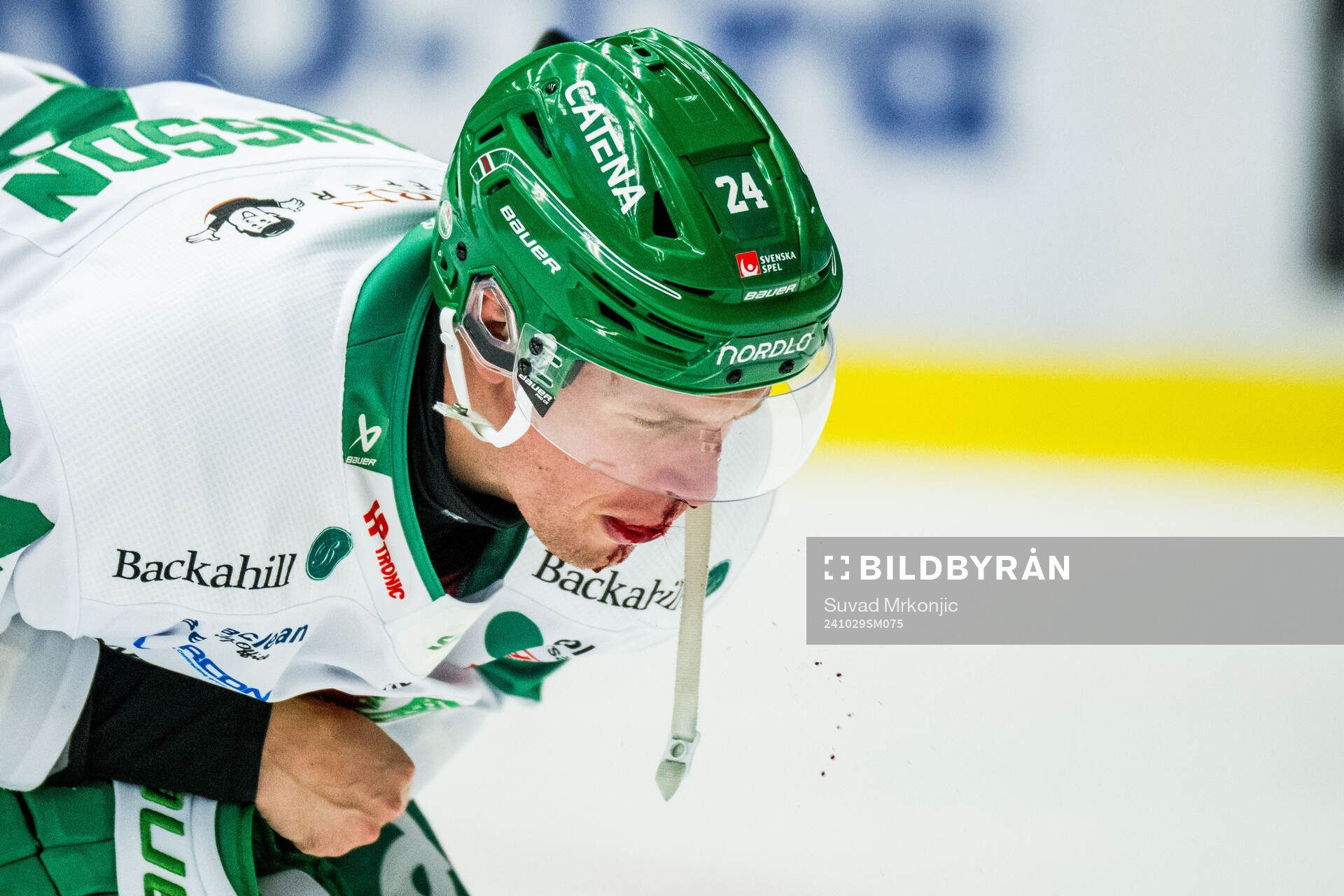 Rögles Mattias Göransson blöder
