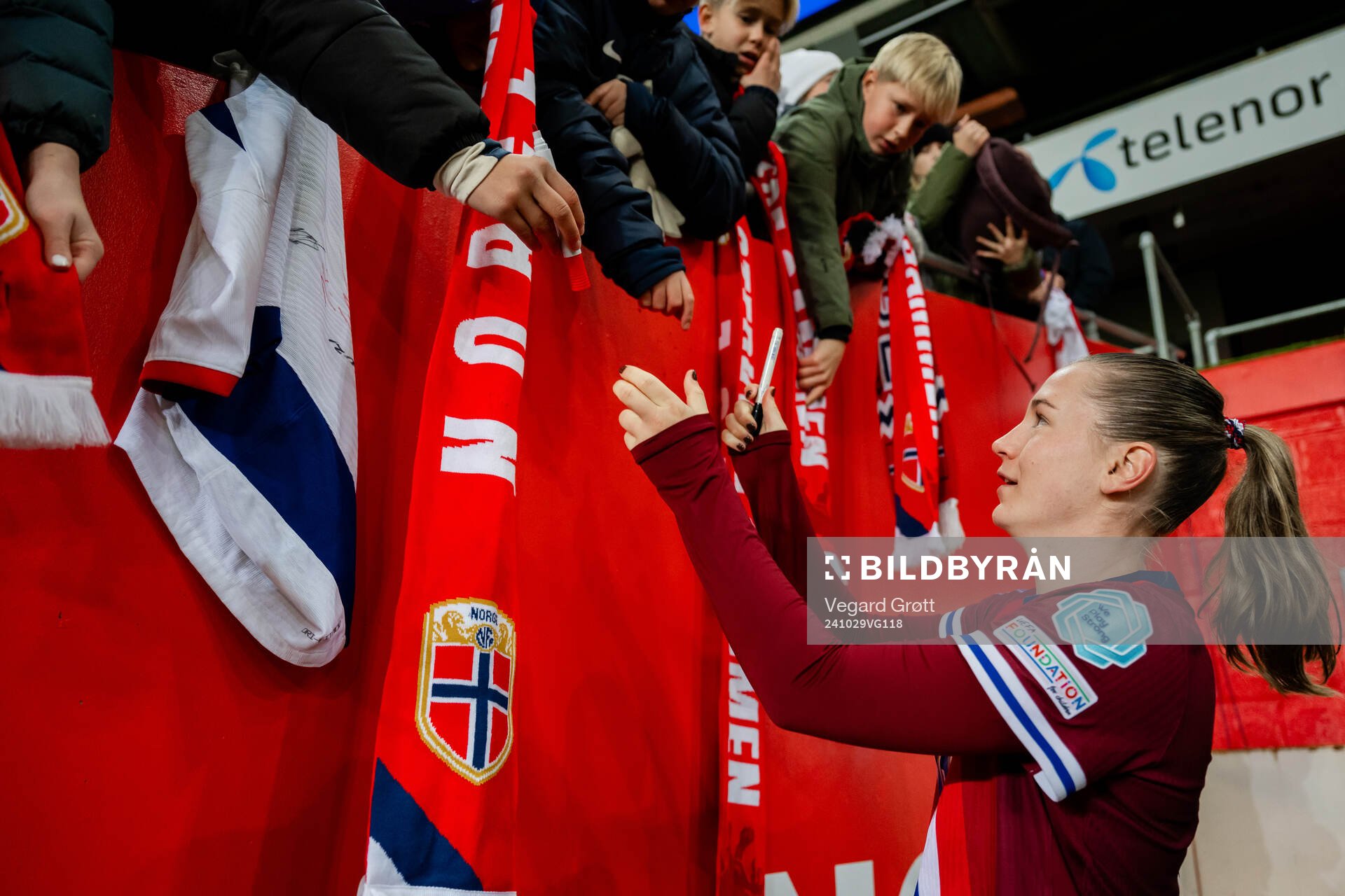 Elisabeth Terland of Norway with fans