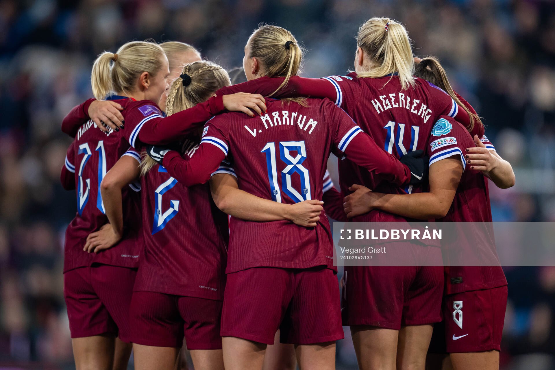 Ada Hegerberg of Norway celebrates with Frida Maanum and