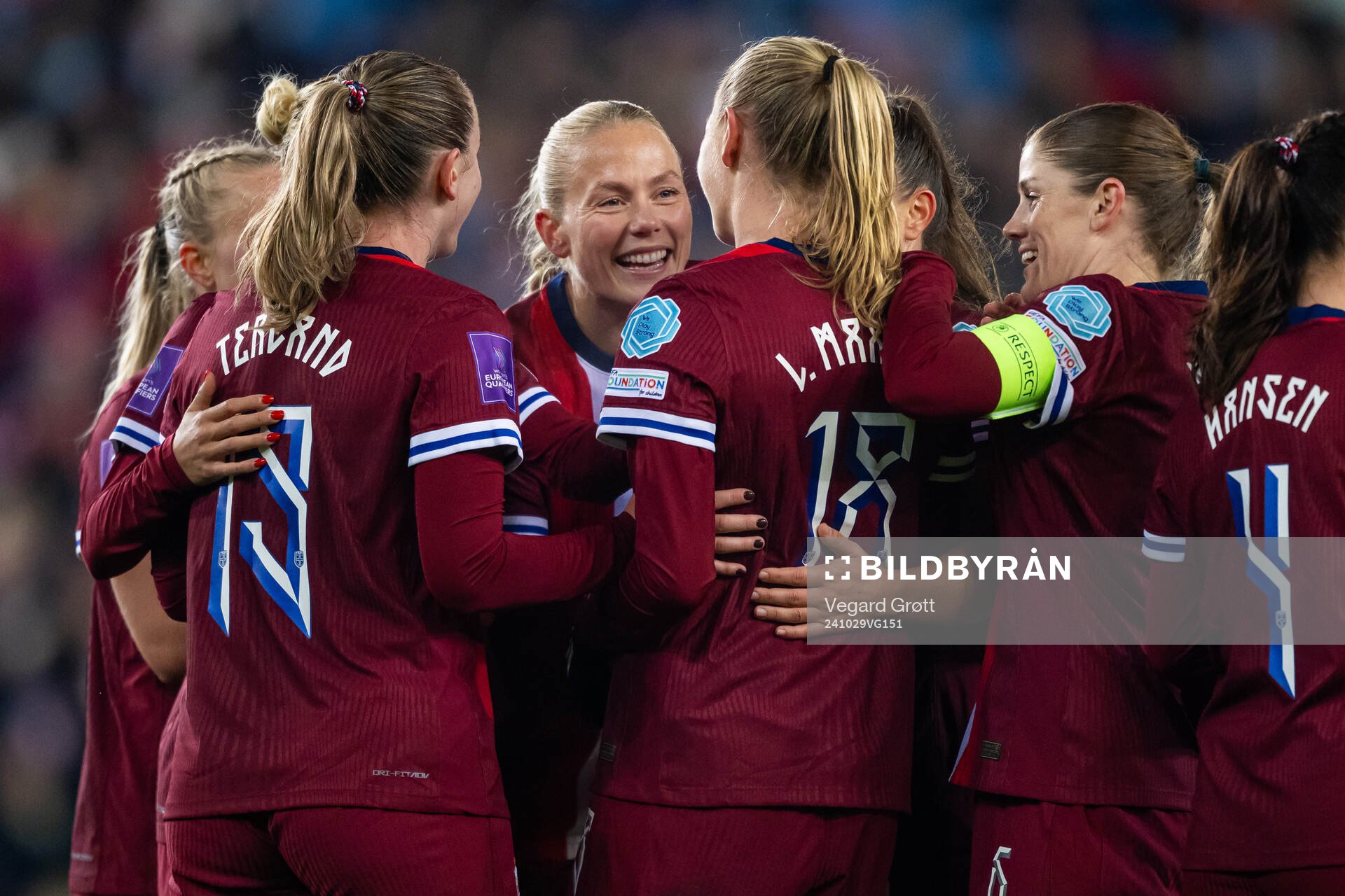 Frida Maanum of Norway celebrates with Guro Bergsvand,