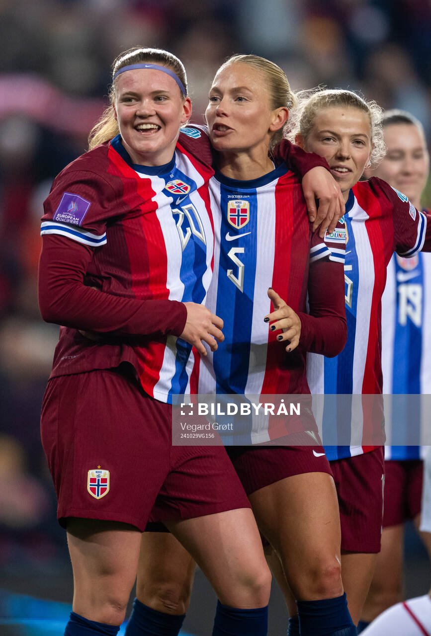 Signe Gaupset of Norway celebrates with teammates Guro
