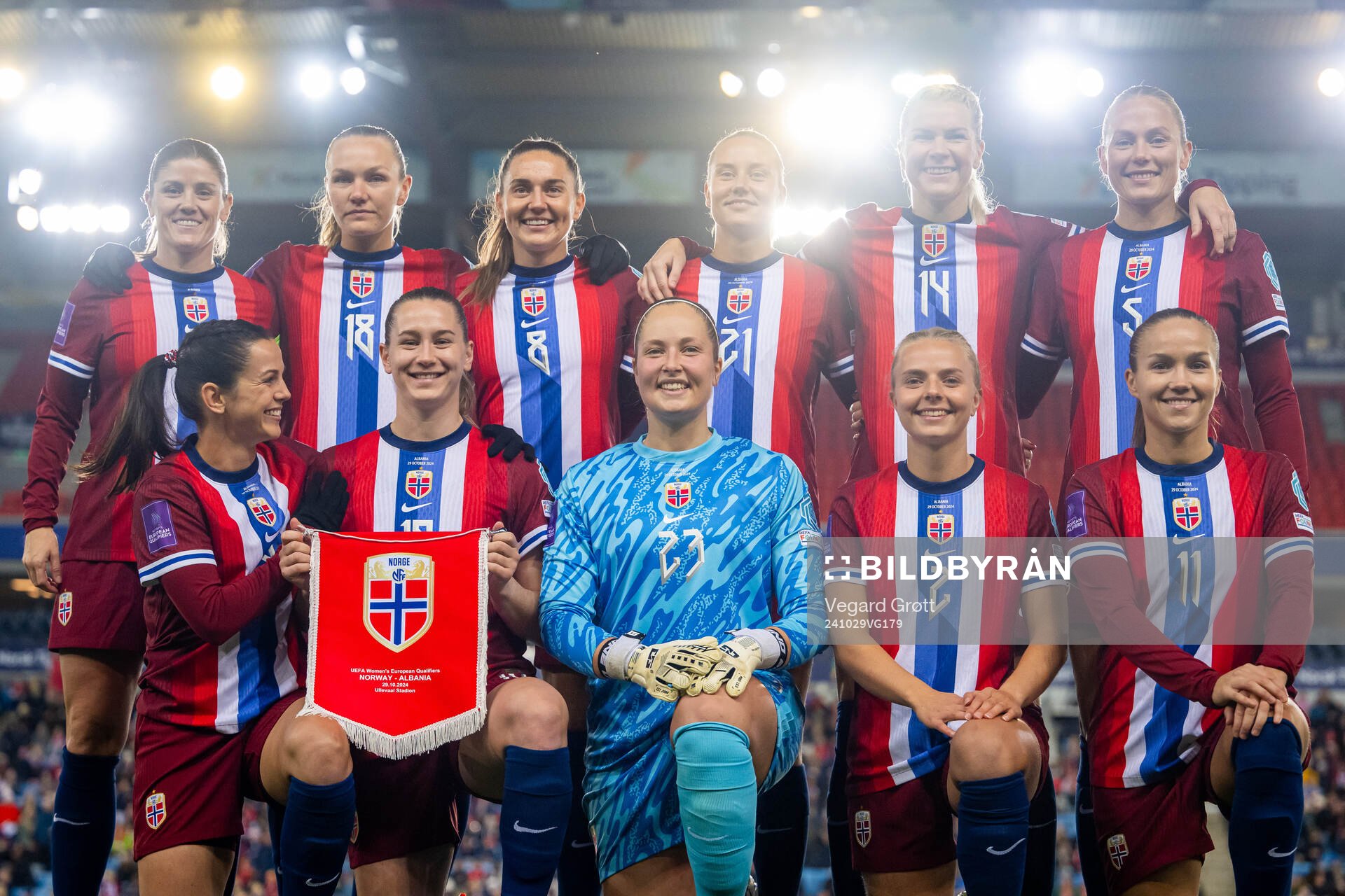 The starting eleven of Norway pose for a team photo ahead of the UEFA Women's Euro Qualifier first round play-off football match between Norway and Albania on October 29, 2024 in Oslo. Top left: Maren Mjelde, Frida Maanum, Vilde Bøe Risa, Lisa Naalsund, Ada Hegerberg and Guro Bergsvand. Front left: Tuva Hansen, Elisabeth Terland, goalkeeper Aurora Mikalsen, Emilie Woldvik and Guro Reiten.