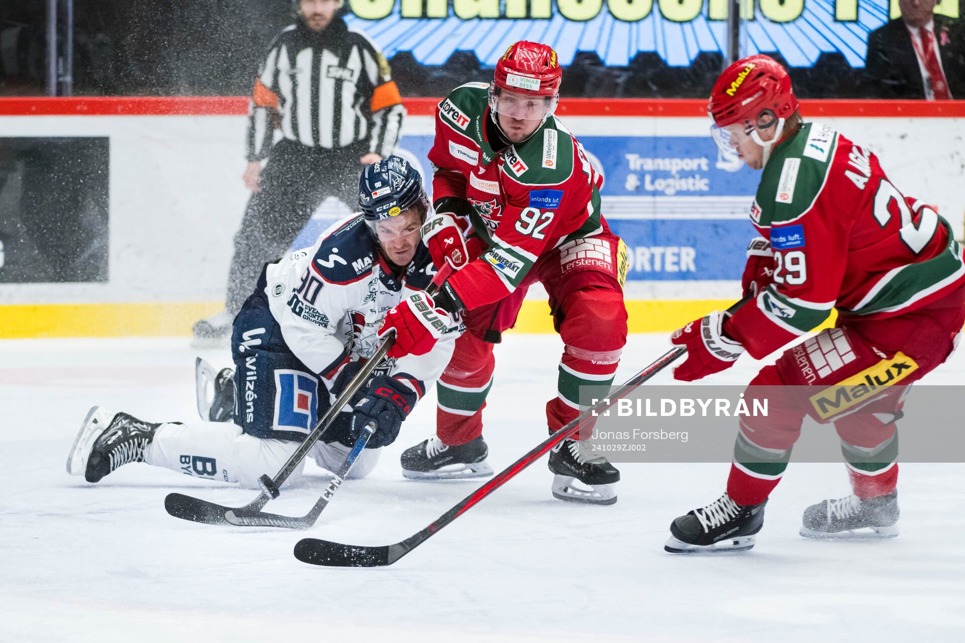Linköpings Lance Bouma och Modos Jesper Olofsson medMikkel