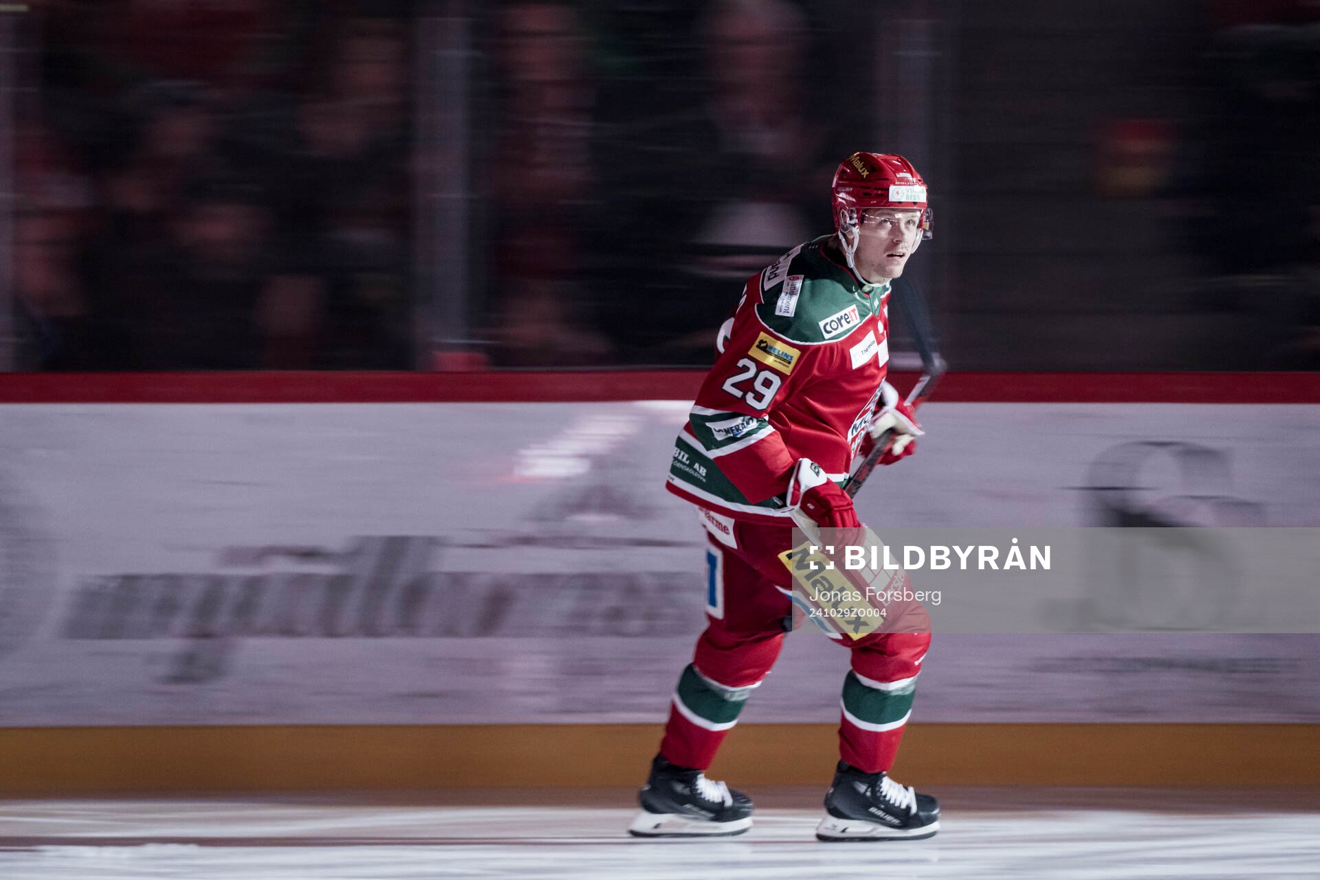Modos Mikkel Aagaard innan ishockeymatchen i SHL mellan