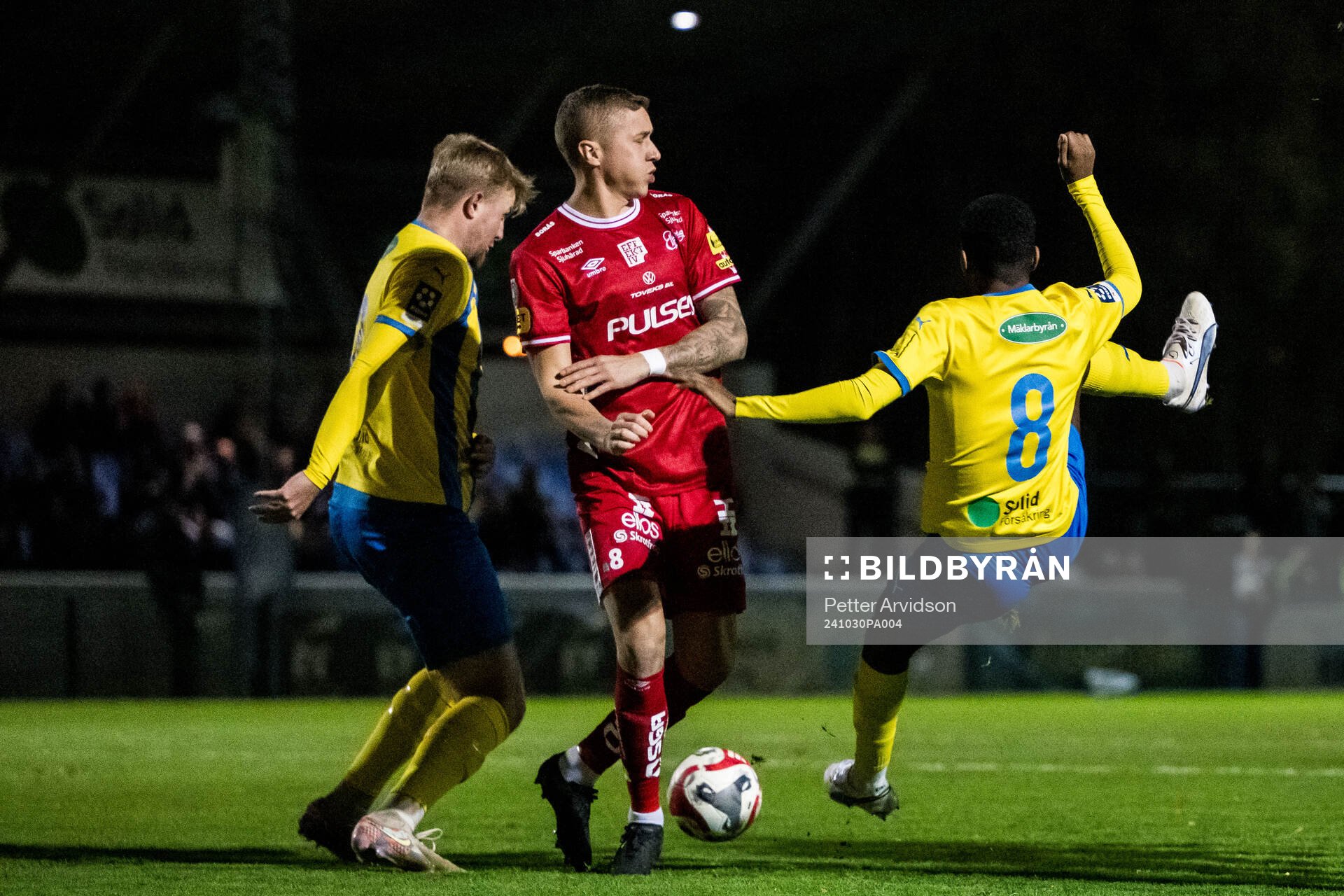 Elfsborgs Sebastian Holmen och Eskilsminne IFs Josef