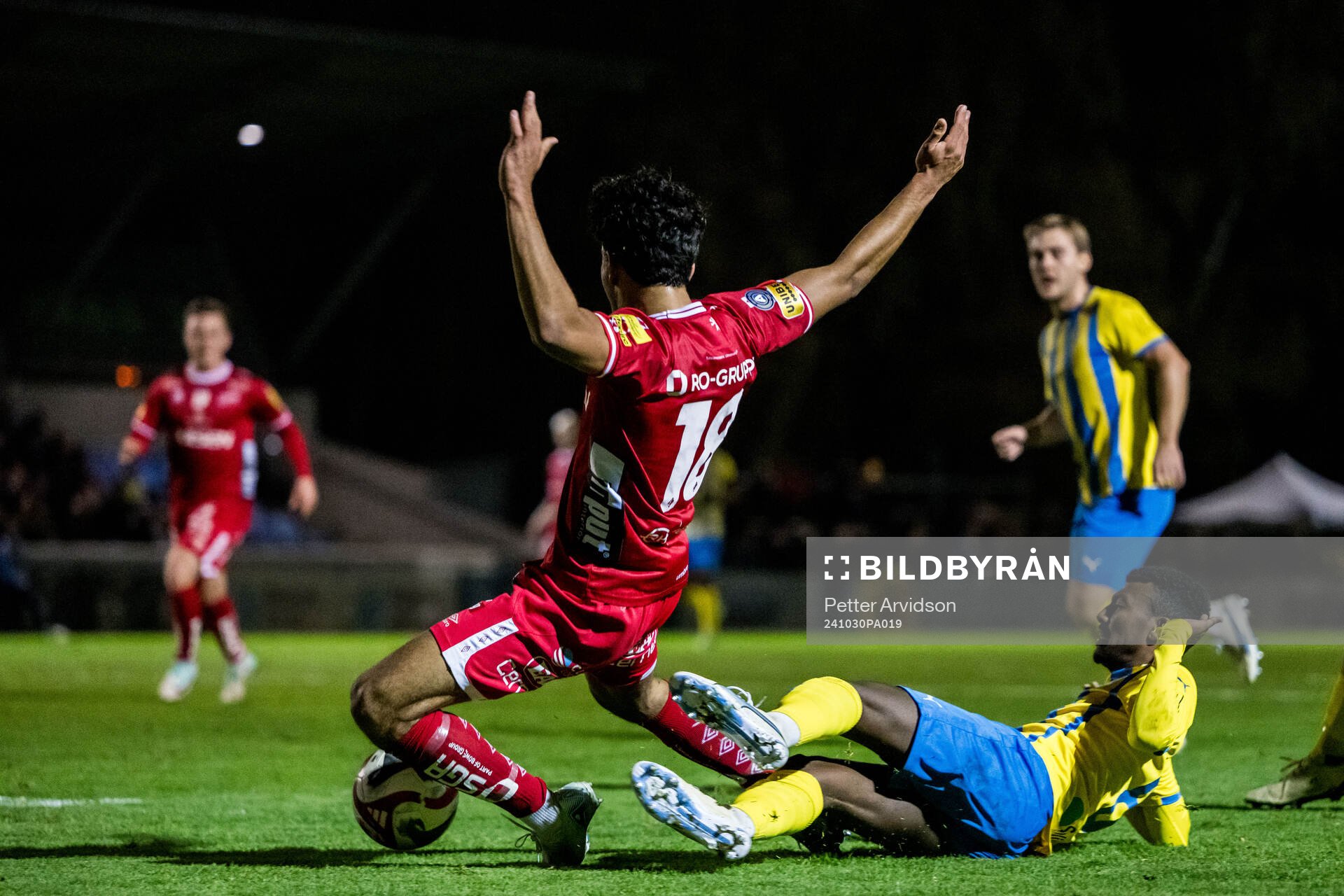 Eskilsminne IFs Josef Getachew och Elfsborgs Ahmed Qasem