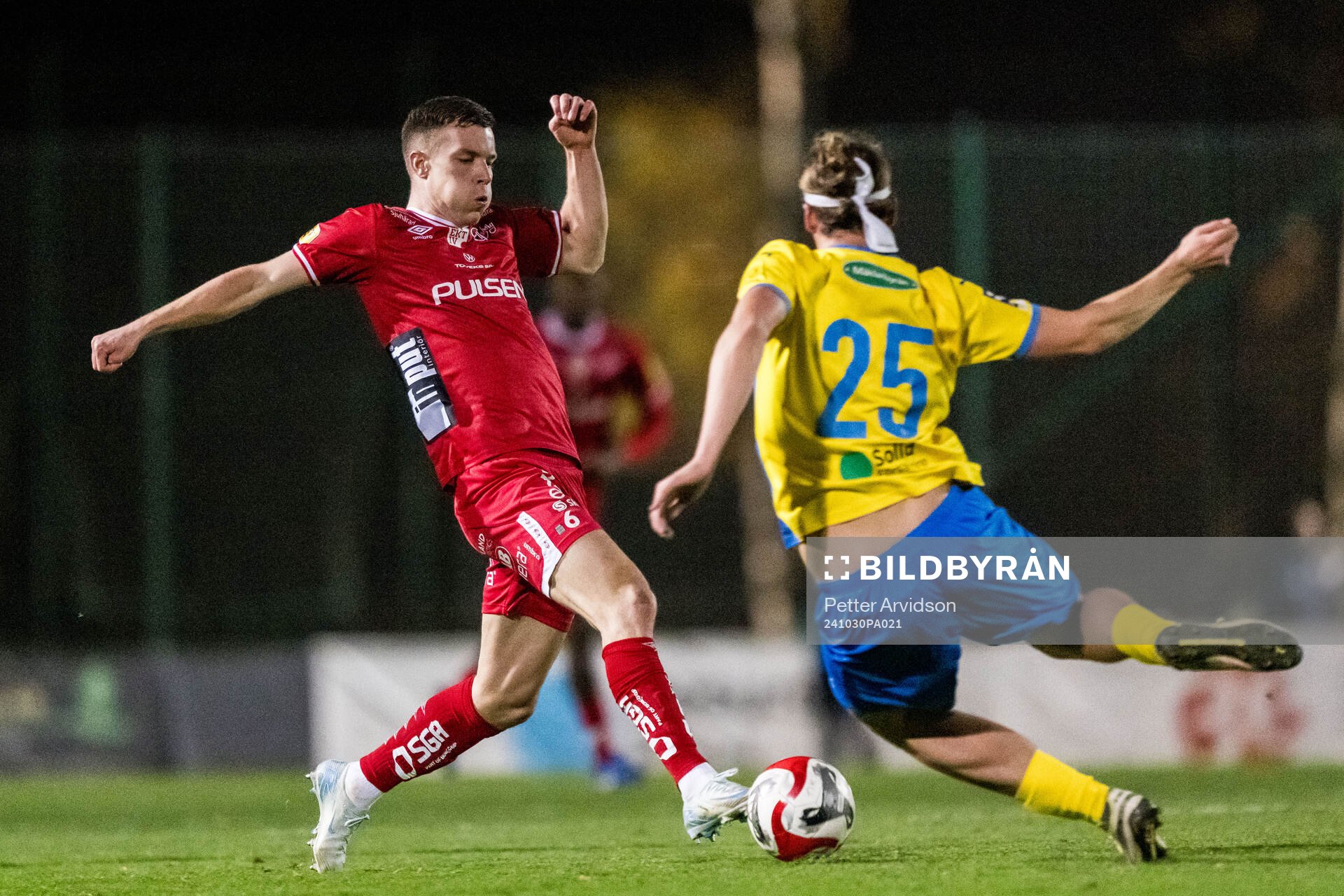Elfsborgs Andri Fannar Baldursson och Eskilsminne IFs Johan