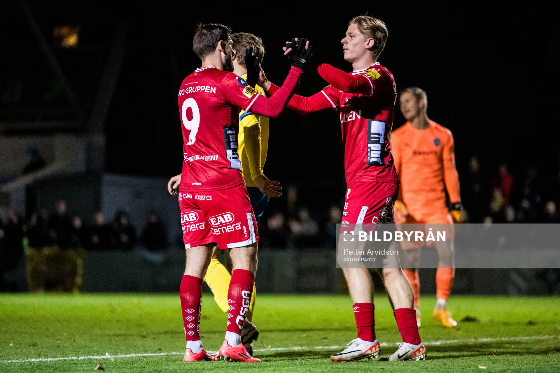 Elfsborgs Arber Zeneli och Gottfrid Rapp jublar