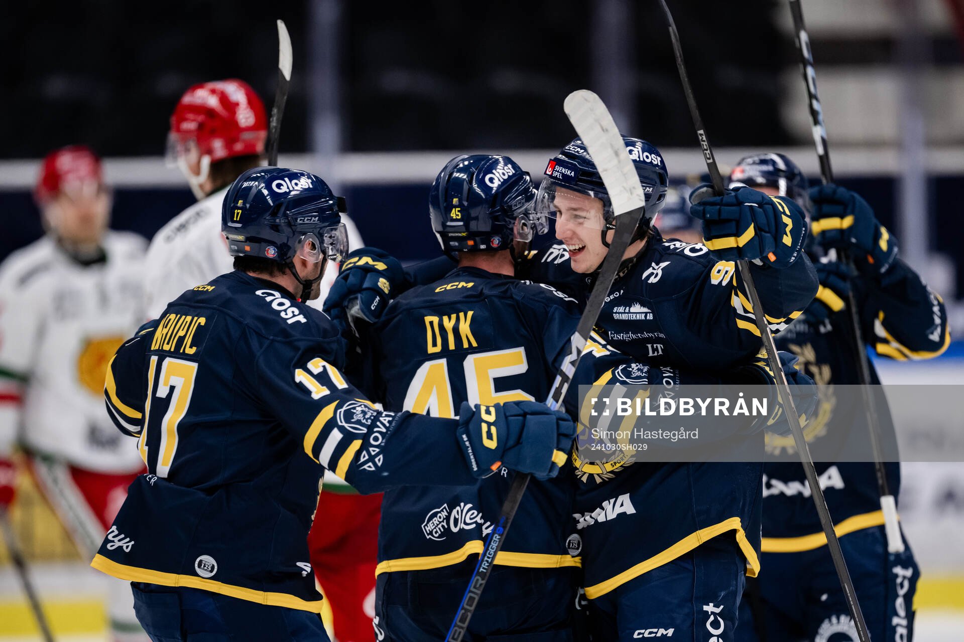 Södertäljes Egor Polin jublar