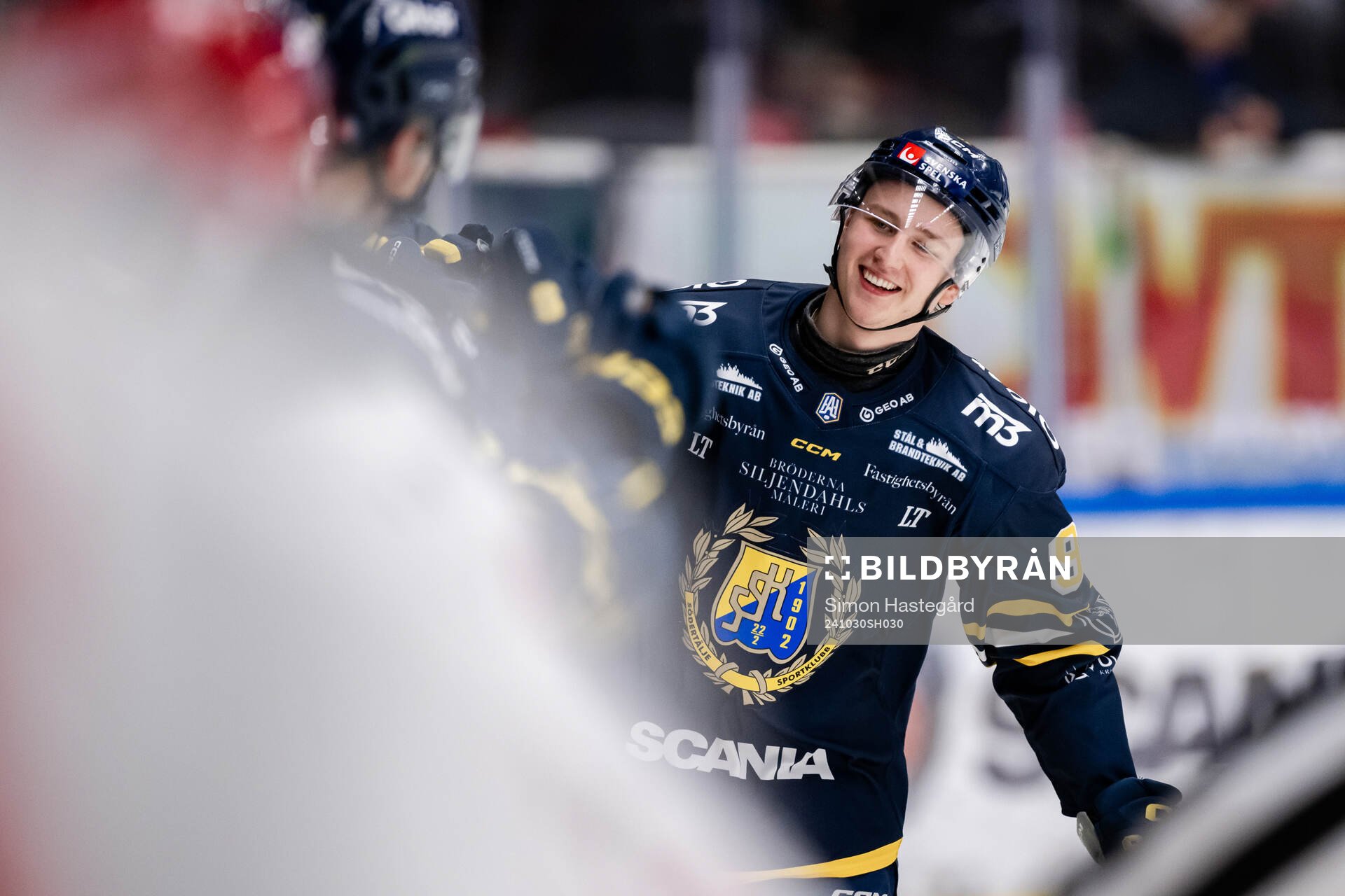 Södertäljes Albert Wikman jublar
