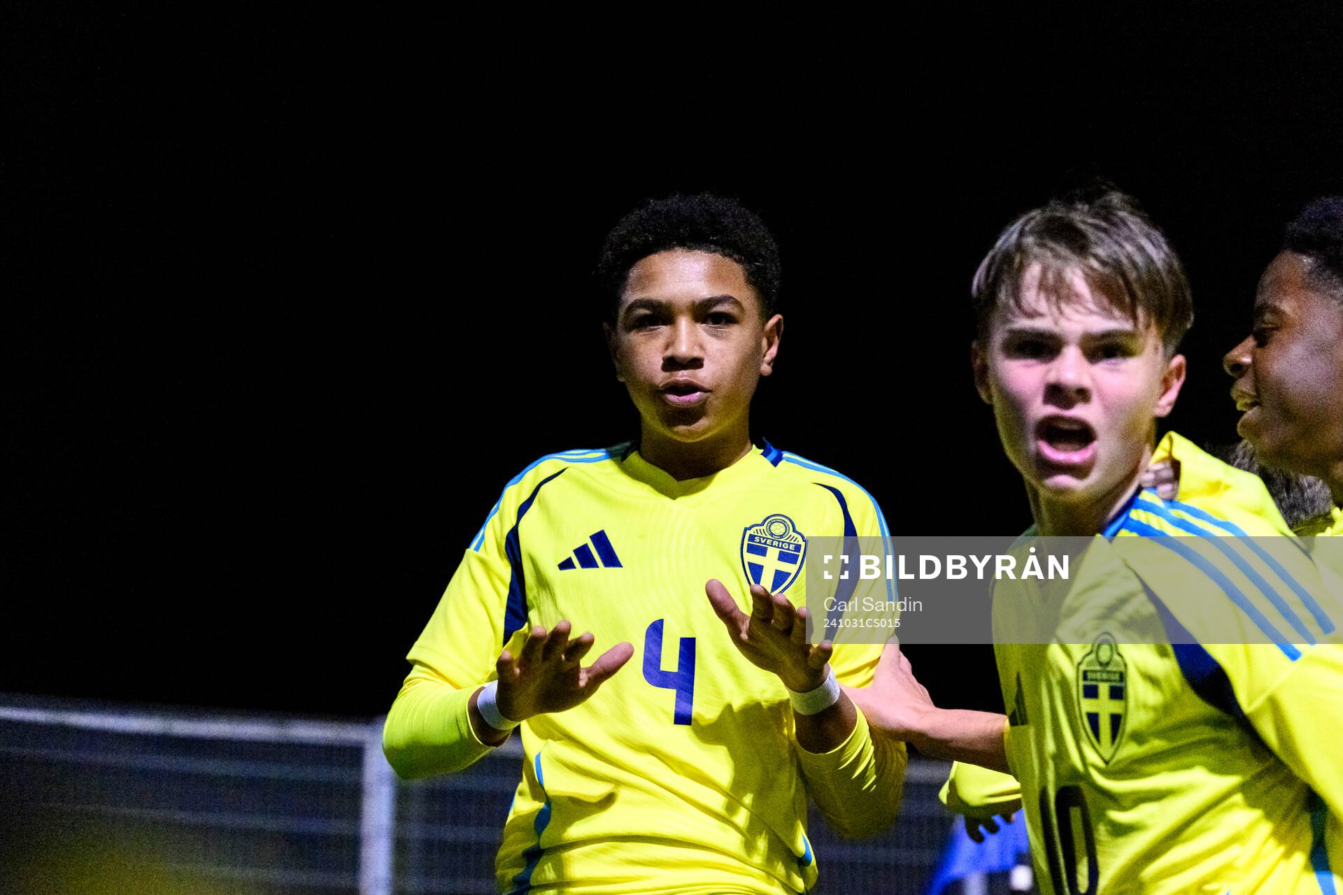 Elliot Mahama Appring of Sweden celebrate with teammates