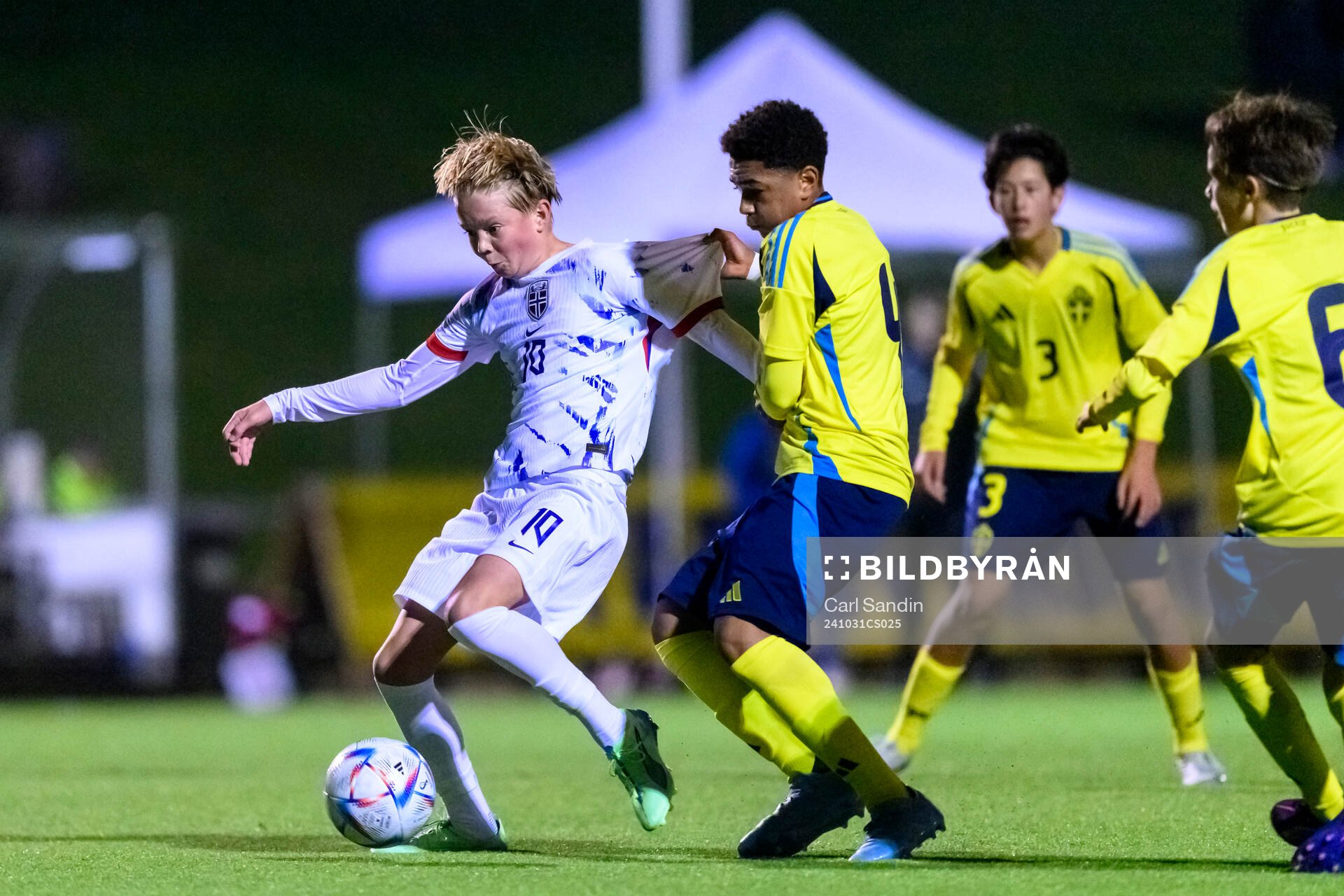Christopher Salvesen Svenning of Norway and Elliot Mahama