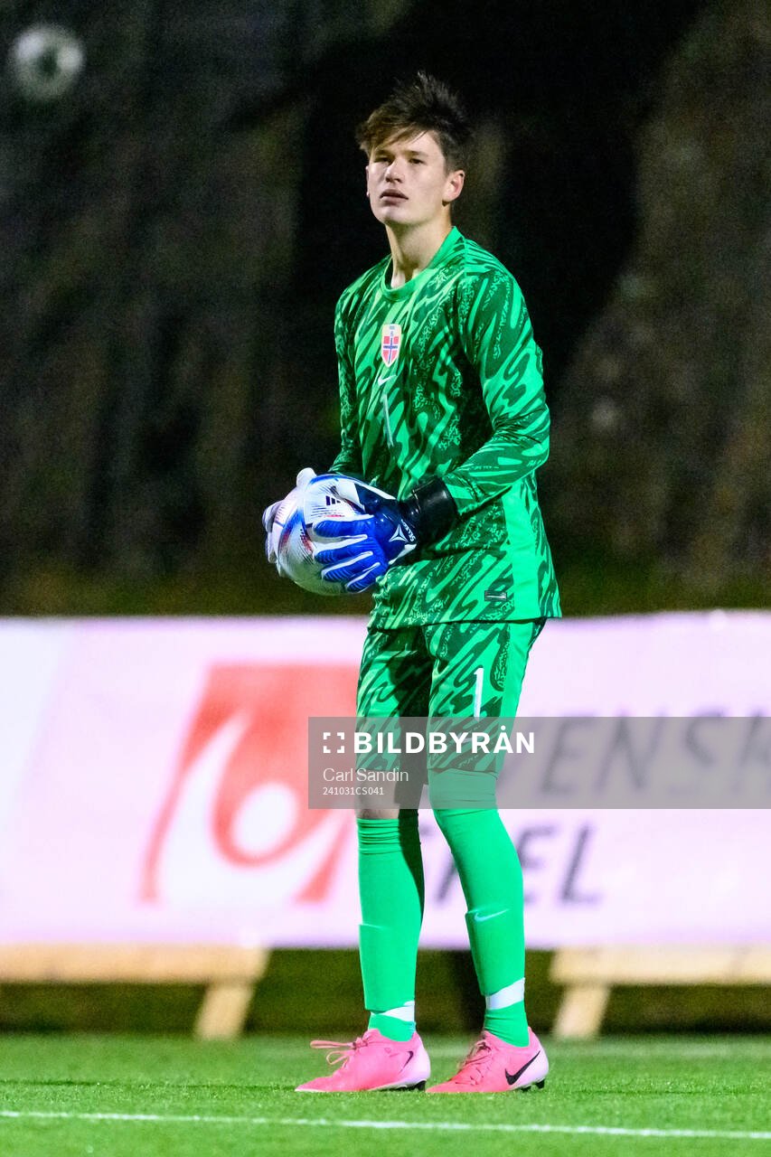 goalkeeper Levi Arntsen of Norway