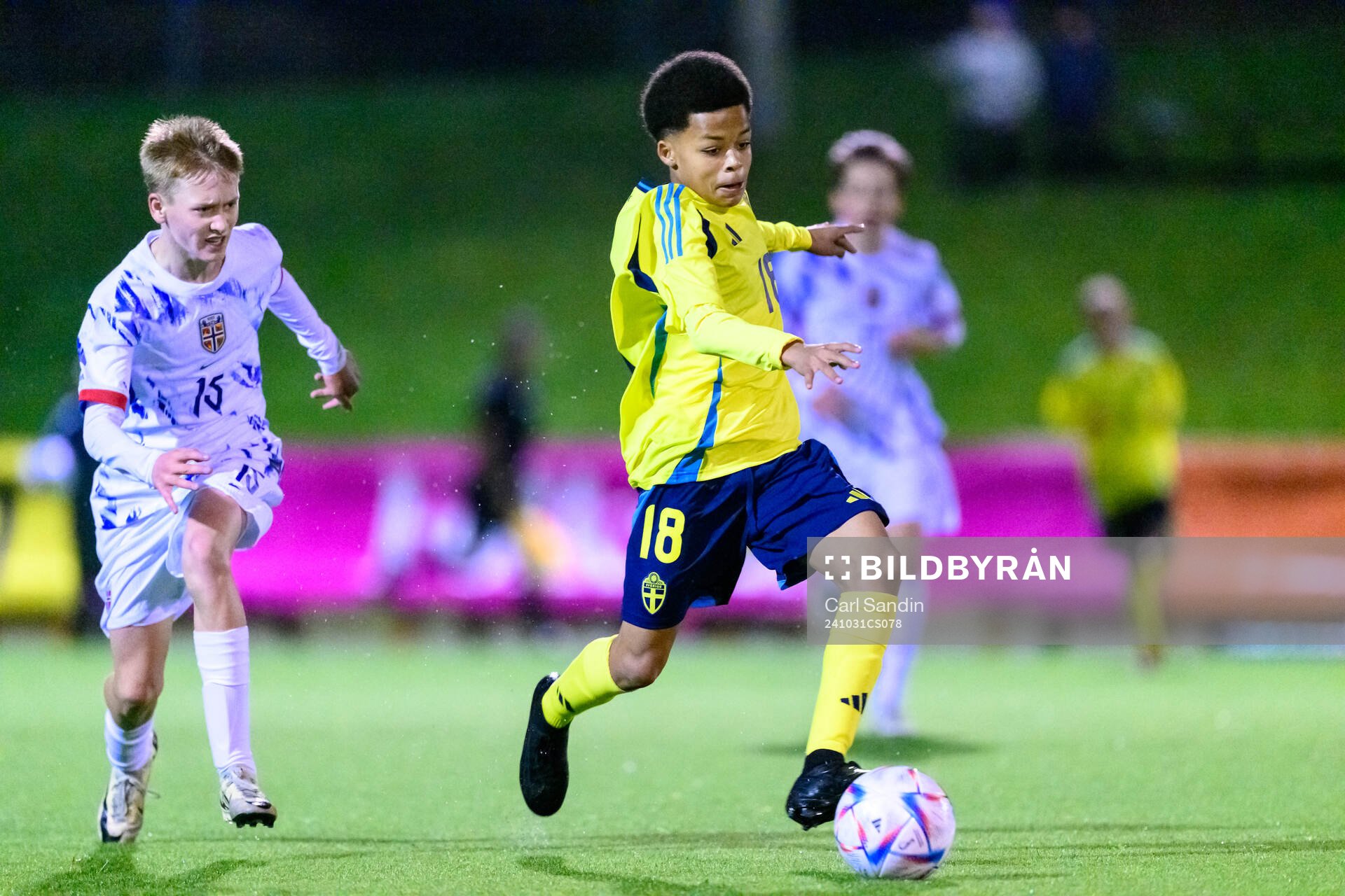 Lucas Koveland Sandsness of Norway and Jayden Guei
