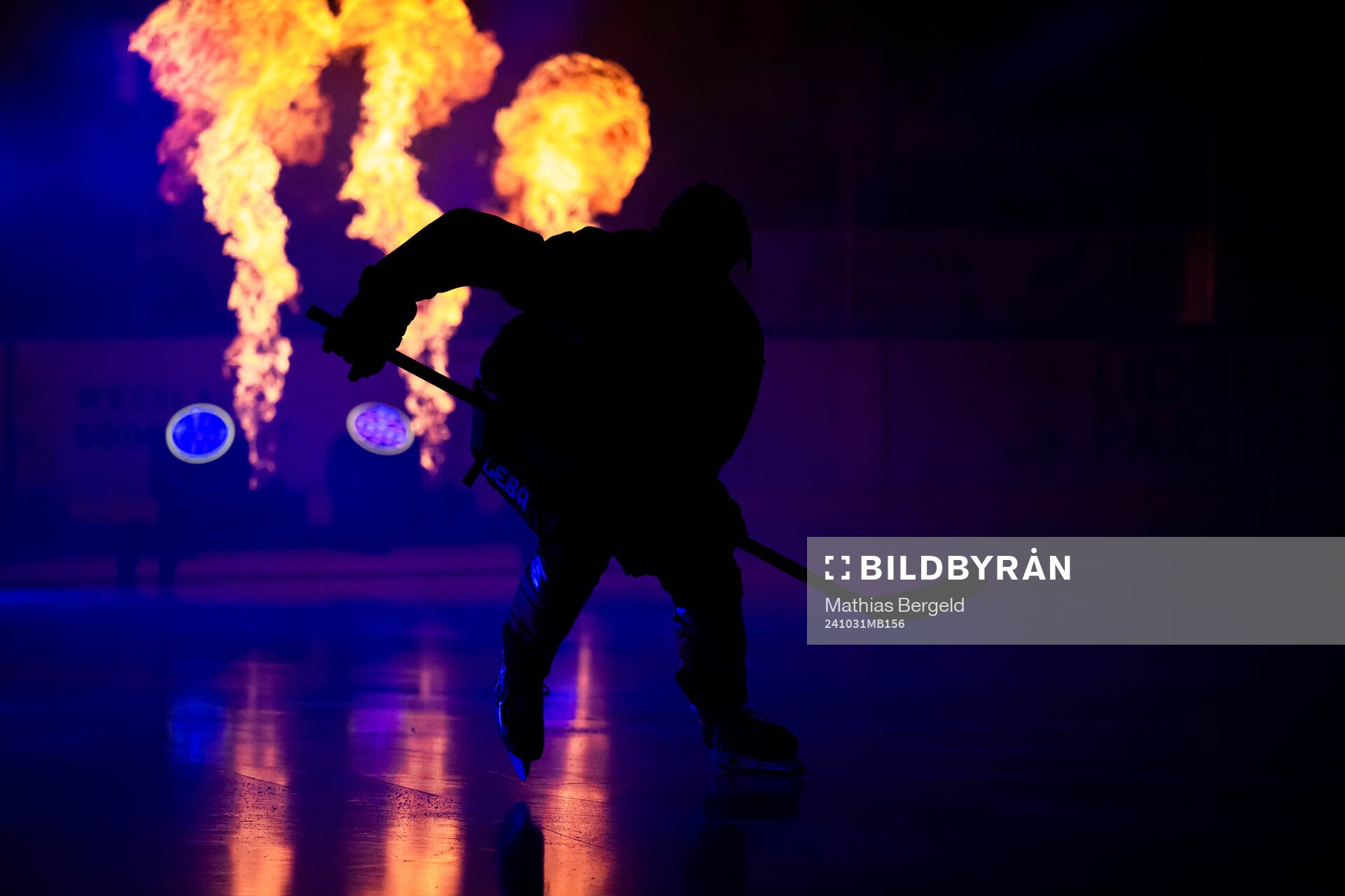 HV71-spelare gör entré