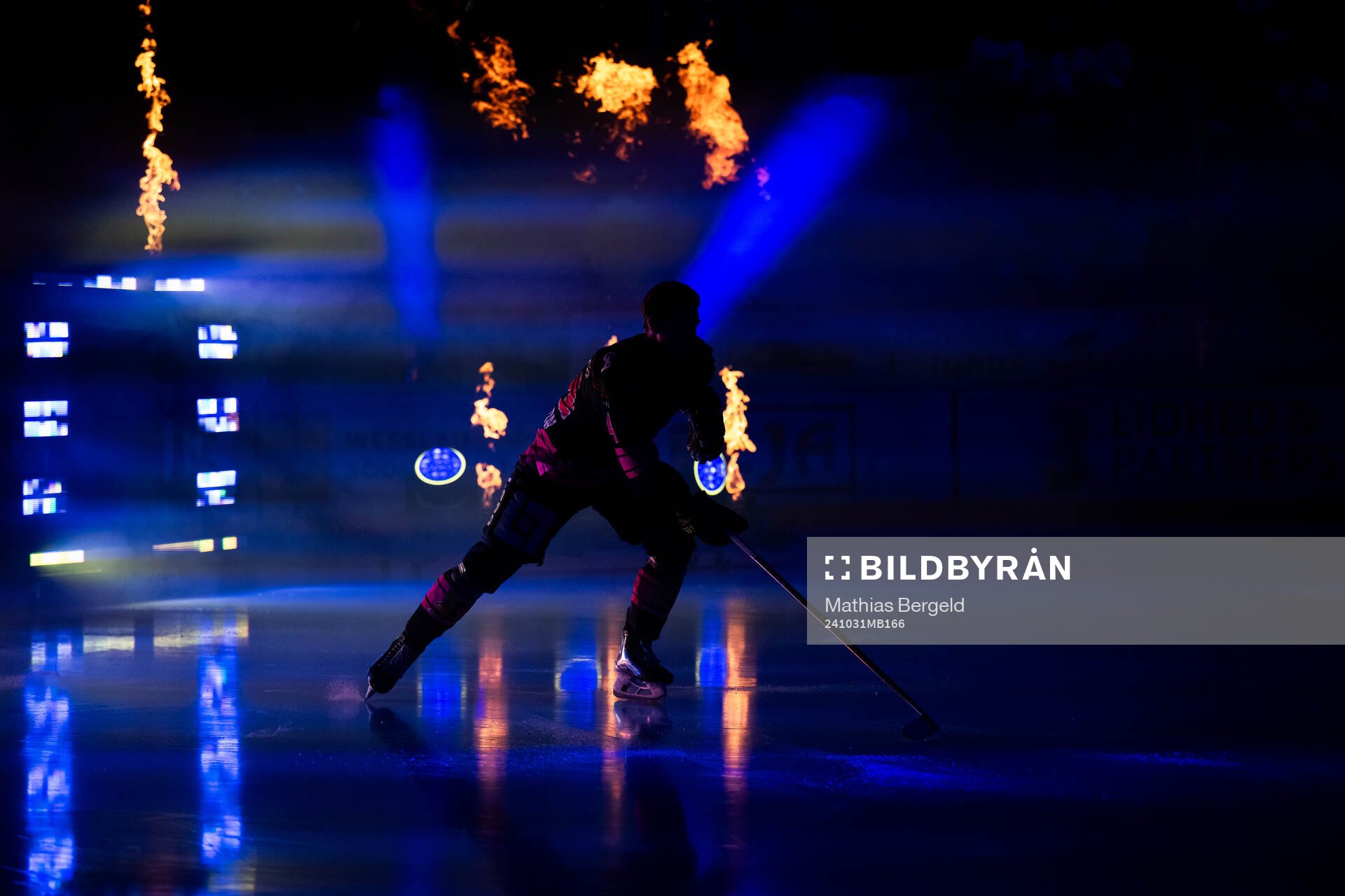 HV71-spelare gör entré