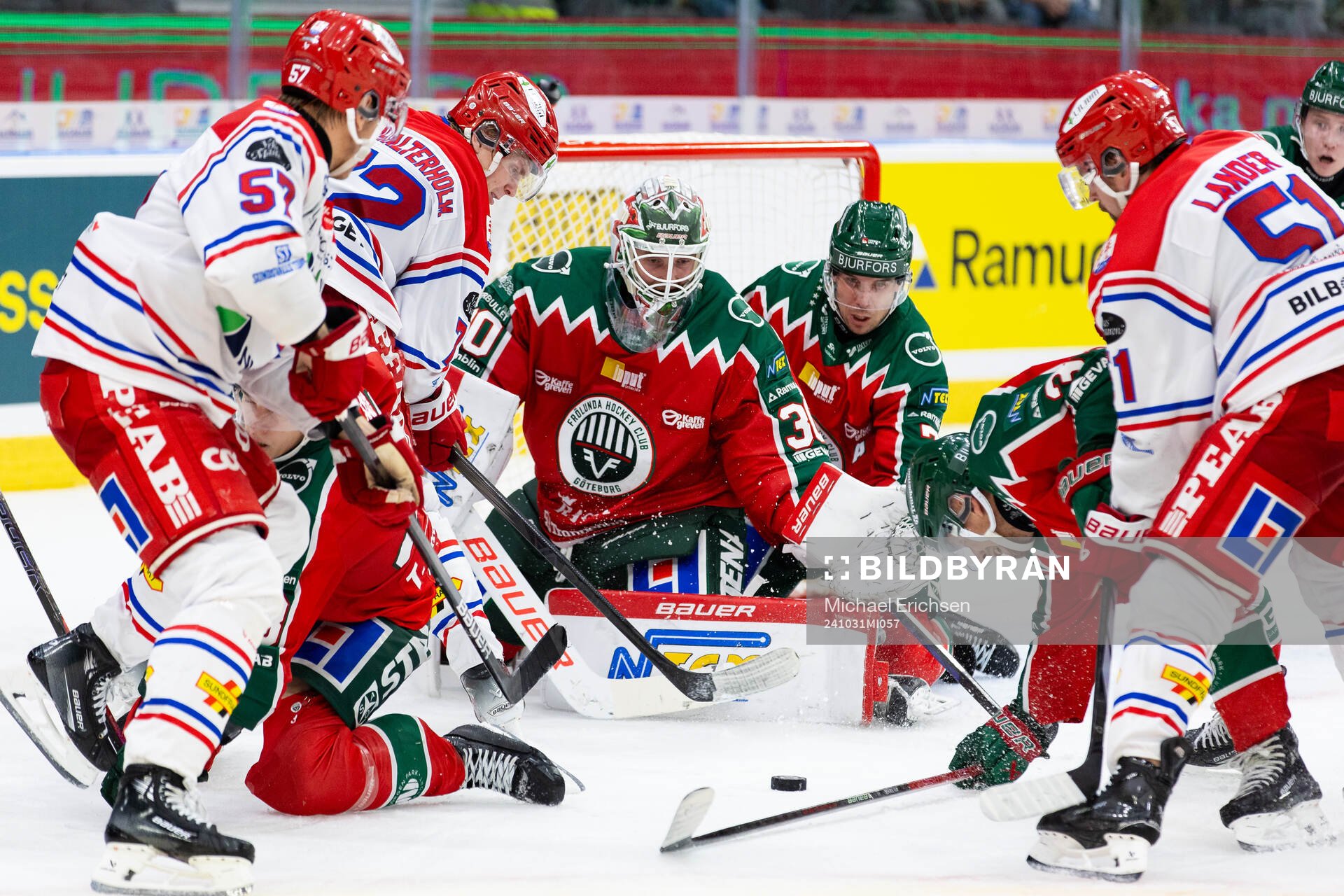 Frölundas målvakt Tobias Normann och Henrik Tömmernes