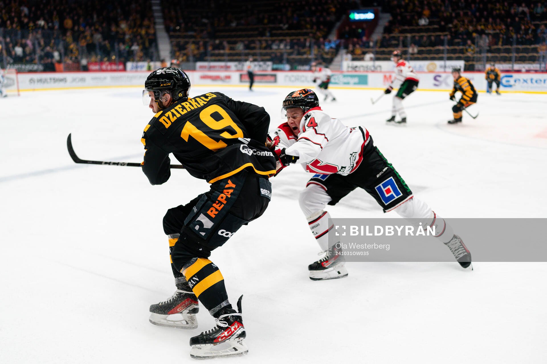 Örebros Liam Danielsson och Skellefteås Martins Dzierkals