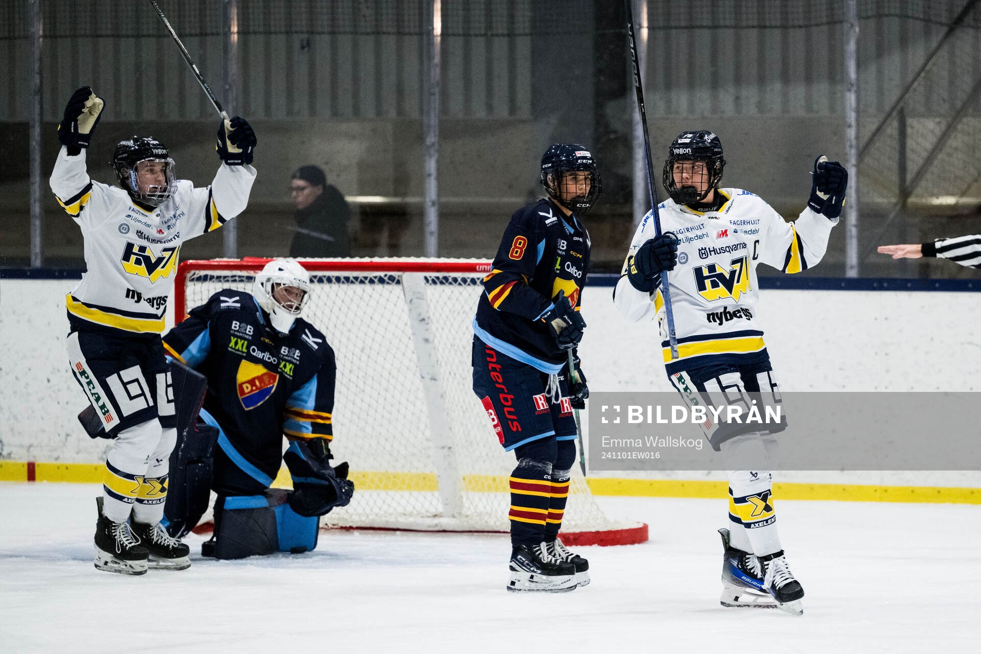 HV71s Elin Svensson jublar