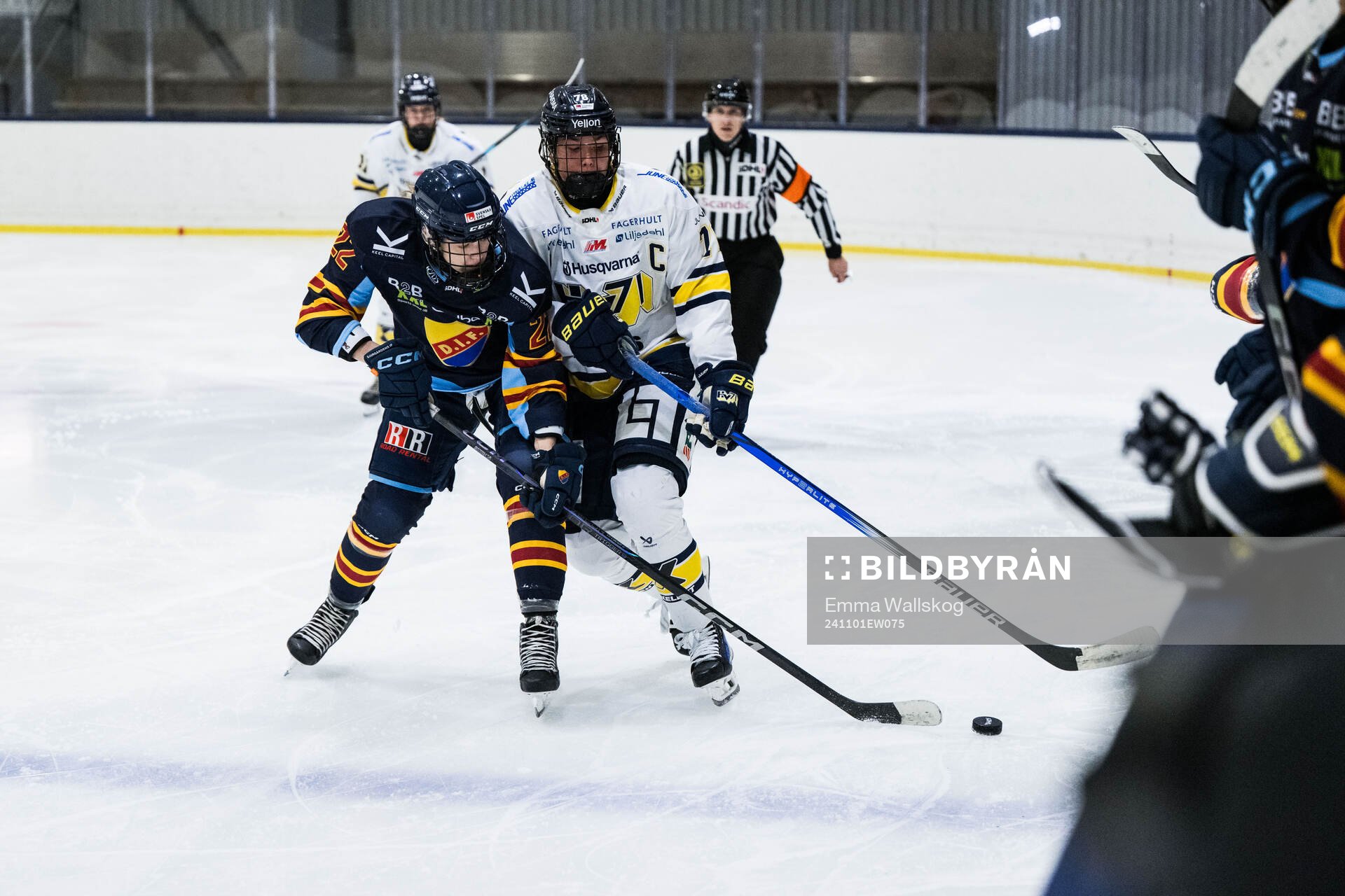 Djurgårdens Tereza Plosova och HV71s Elin Svensson