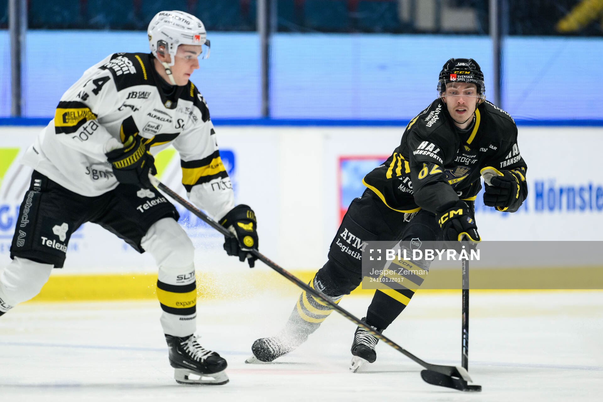 Västerås Joel Kant och AIKs Simon Åkerström