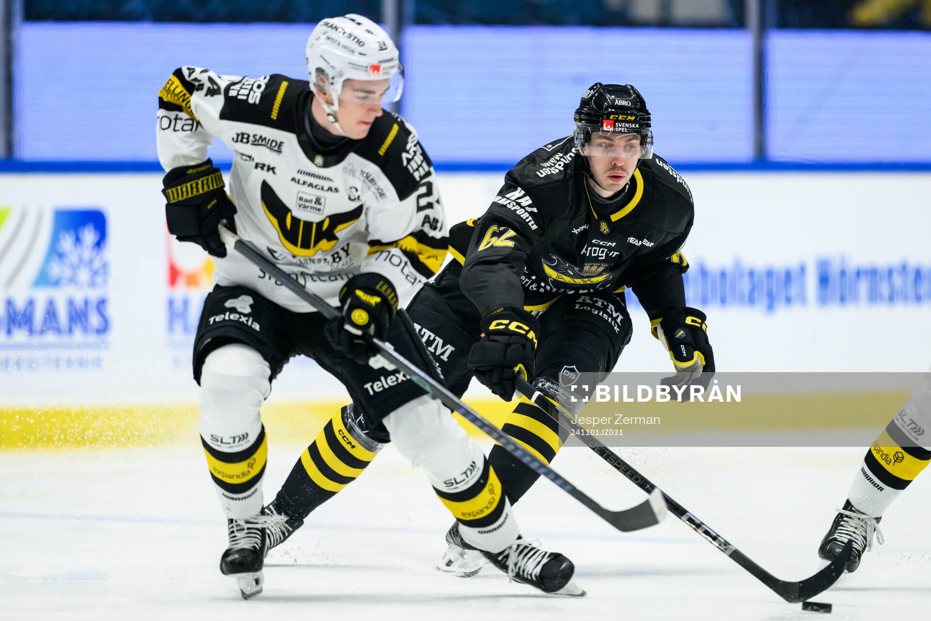 Västerås Joel Kant och AIKs Simon Åkerström