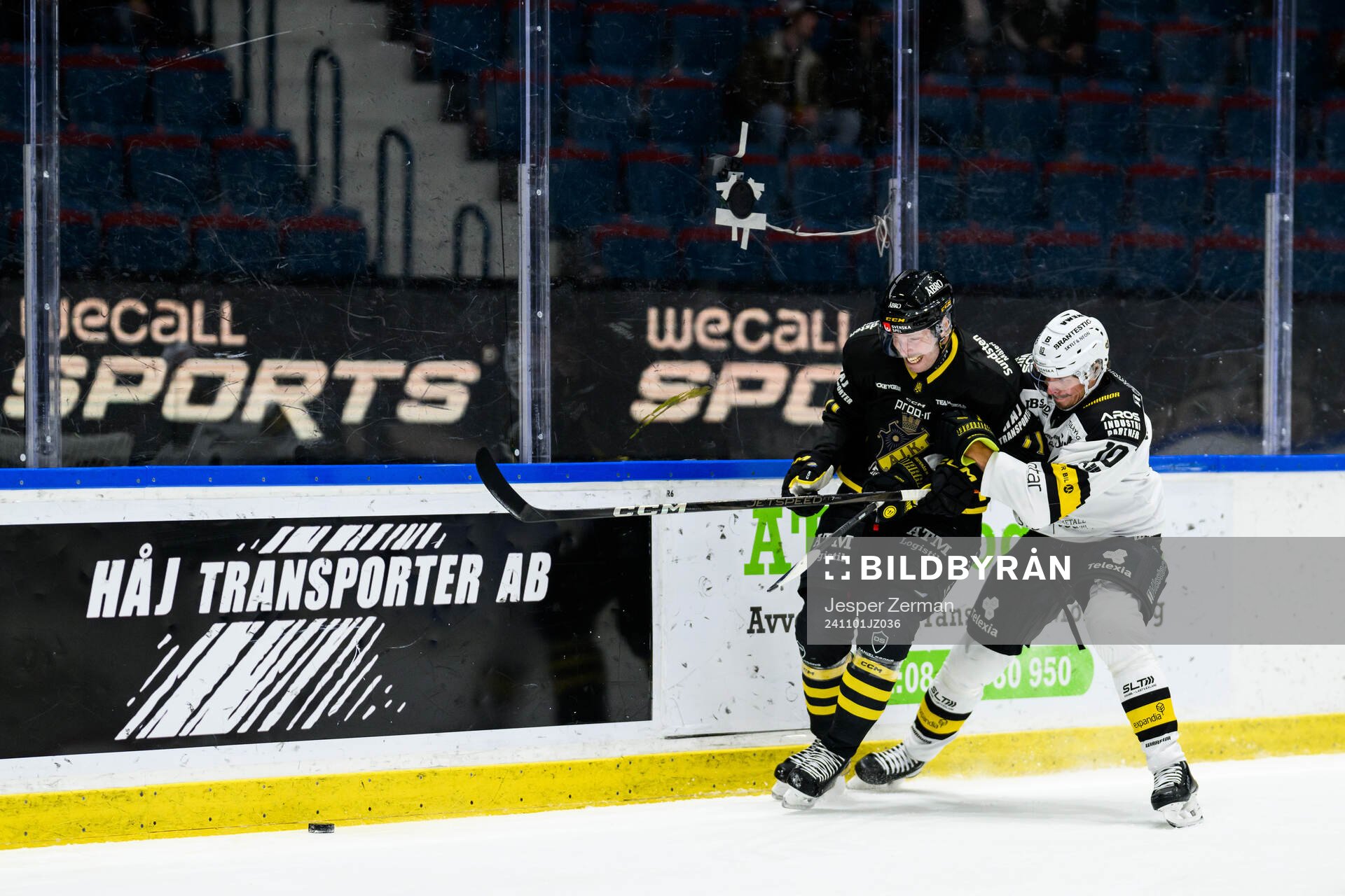 AIKs Lukas Zetterberg och Västerås Jimmie Jansson