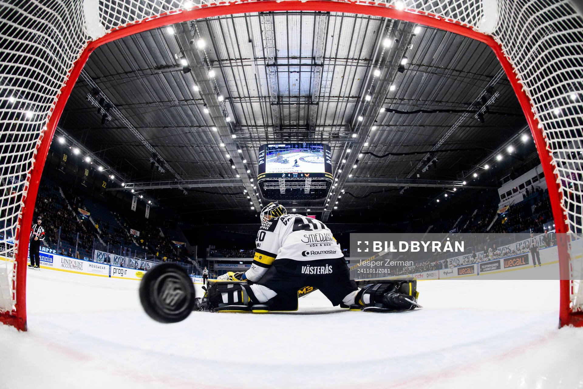 Västerås målvakt Rasmus Korhonen släpper in 5-4 på