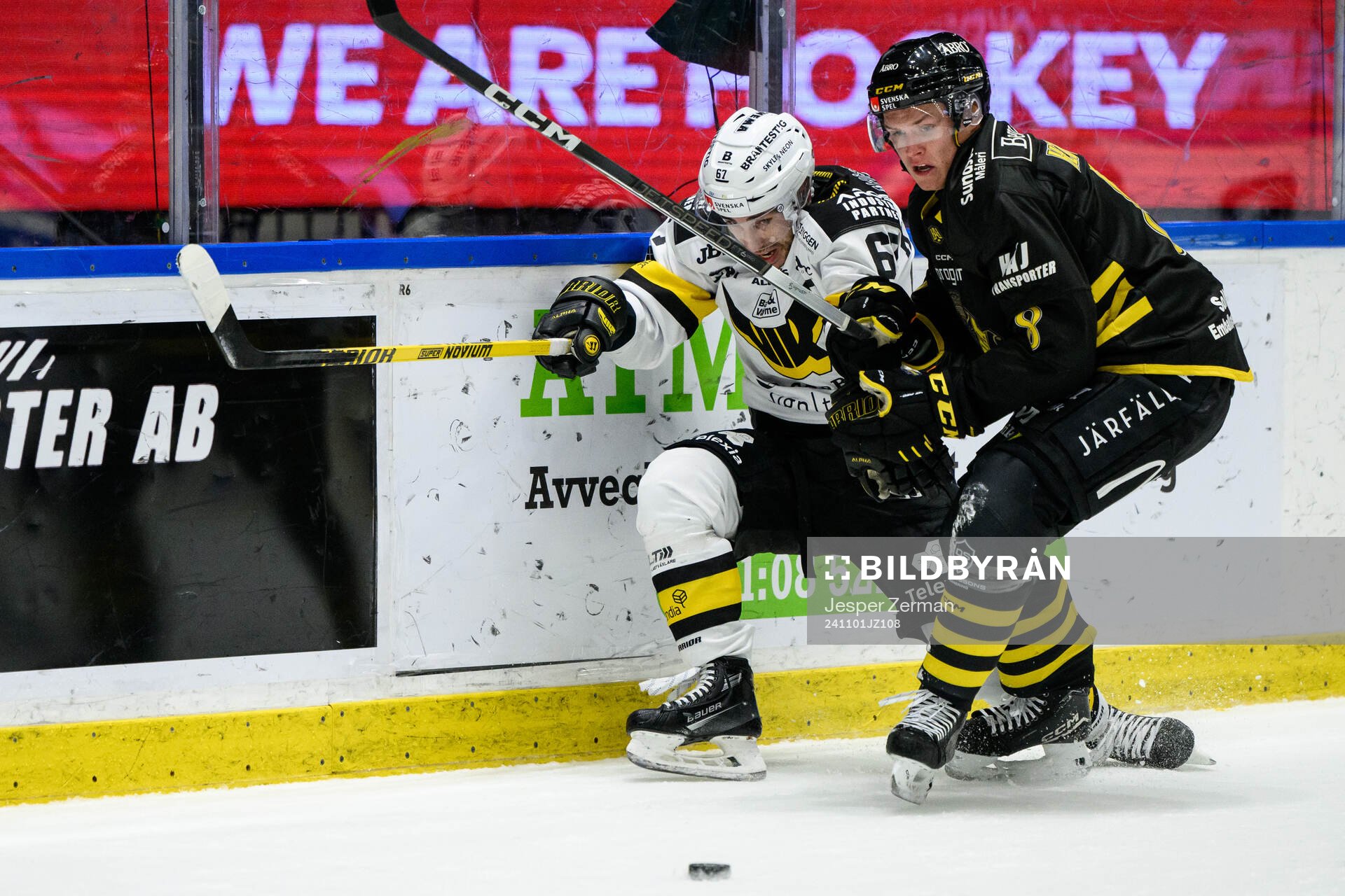 Västerås Konstantin Komarek och AIKs Tom Hedberg