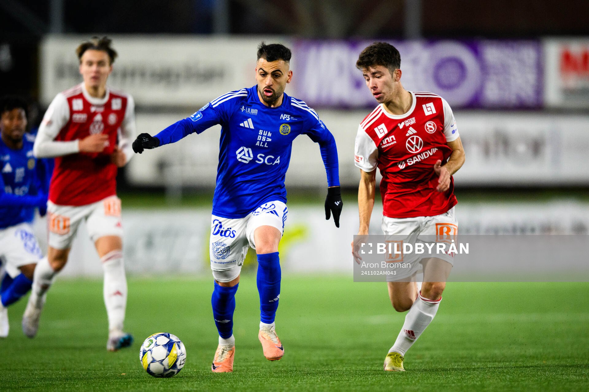 GIF Sundsvalls Marc Manchon och Sandvikens IFs Adam Kiani