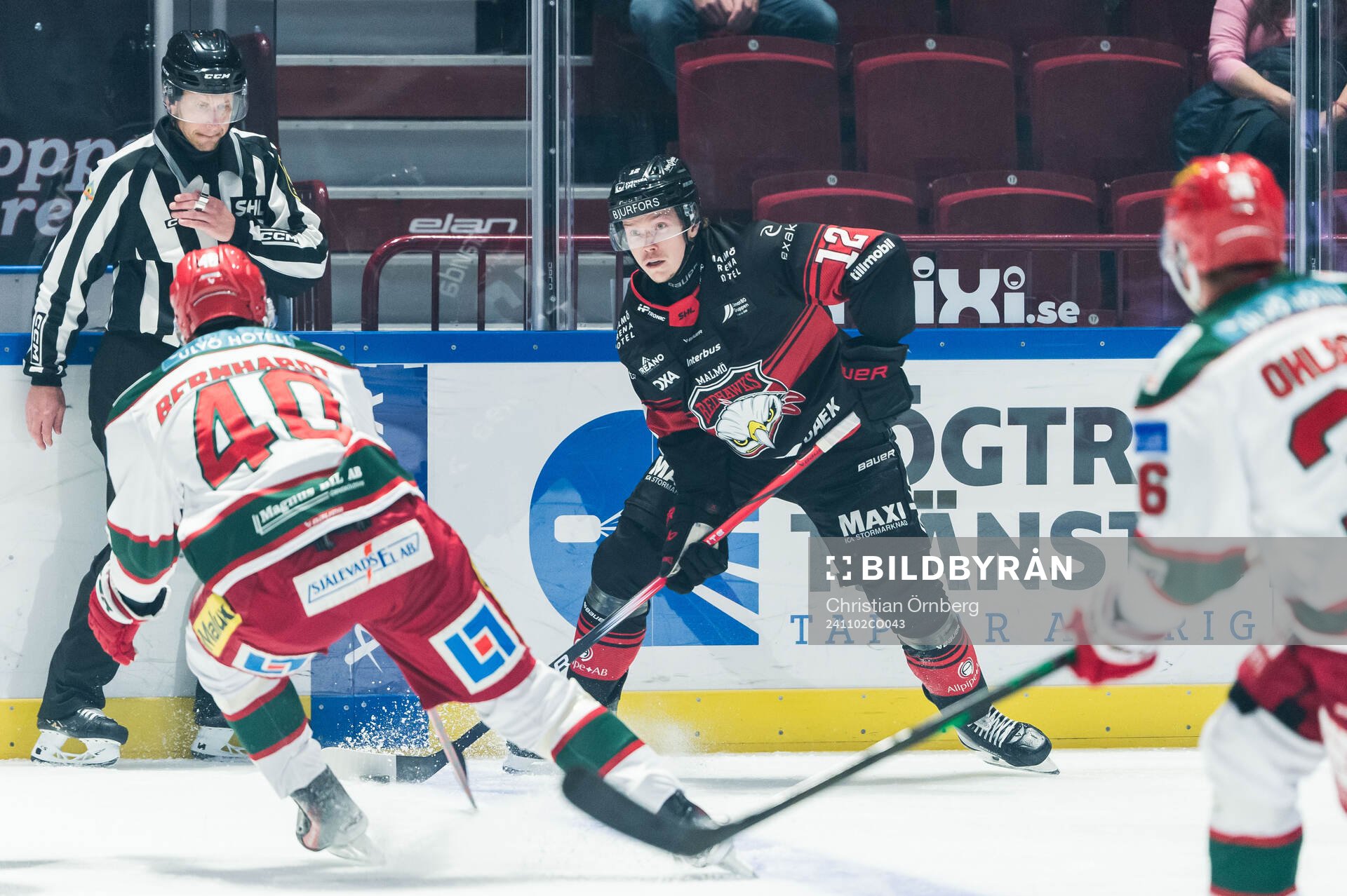 Malmö Redhawks Linus Öberg och Modos David Bernhardt