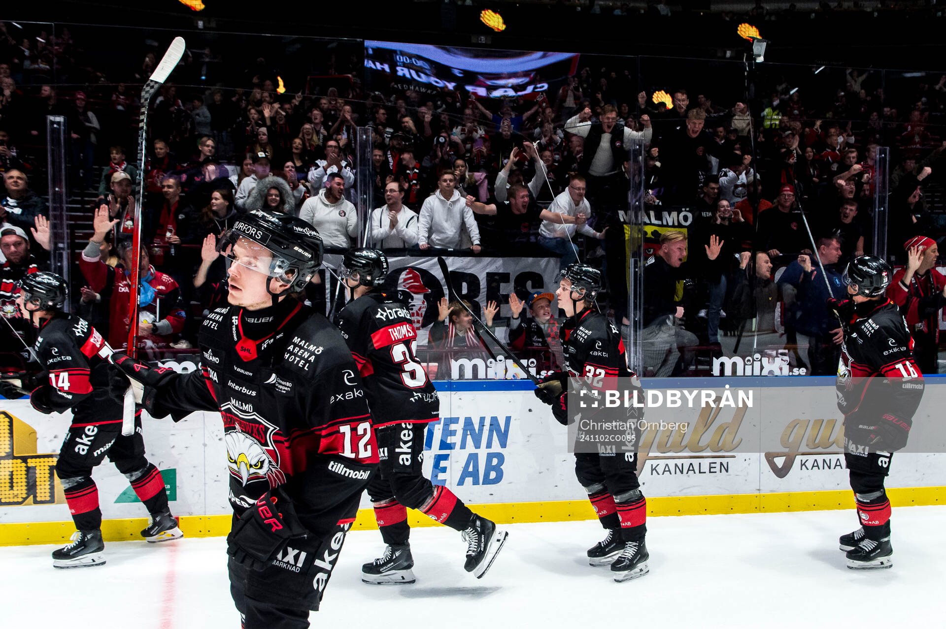 Malmö Redhawks Linus Öberg jublar