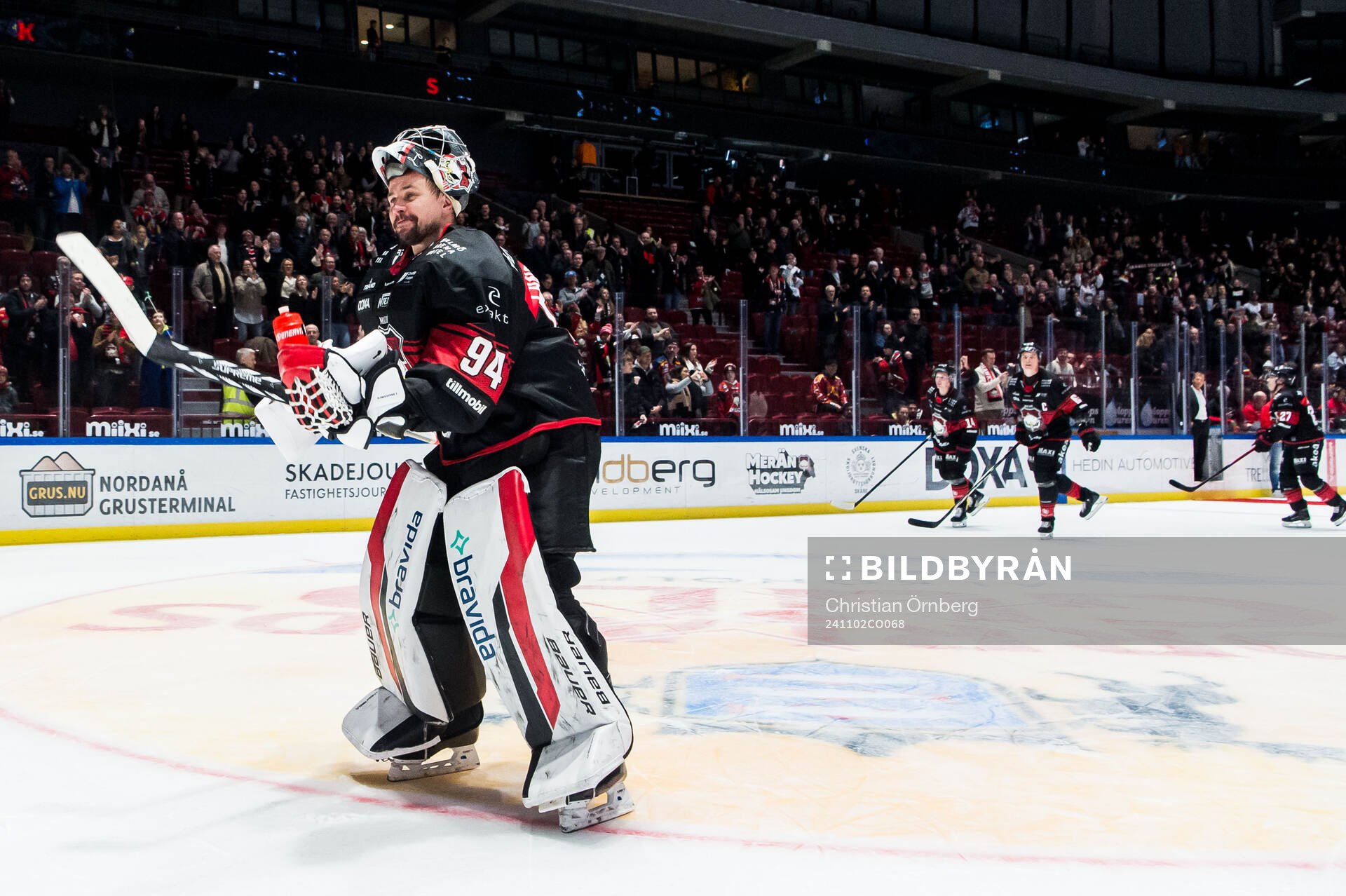 Malmö Redhawks målvakt Marek Langhamer jublar