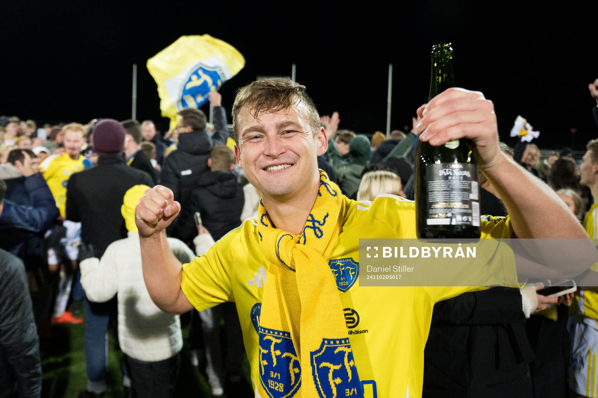 Falkenbergs FFs Noel Hansson jublar