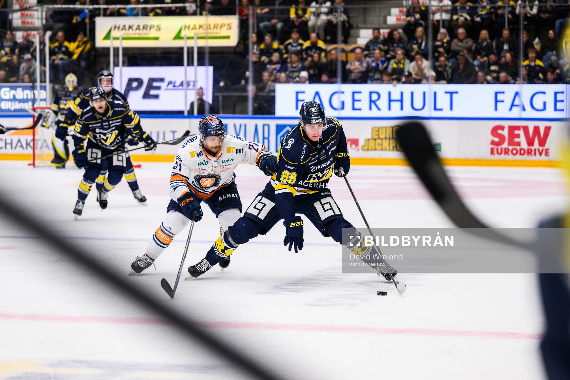Växjös Brian Cooper och HV71s Herman Träff