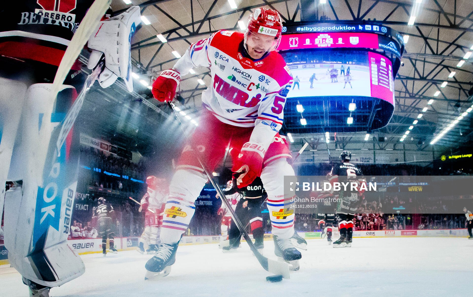 Timrås Anton Lander hämtar 0-3 pucken till Viggo