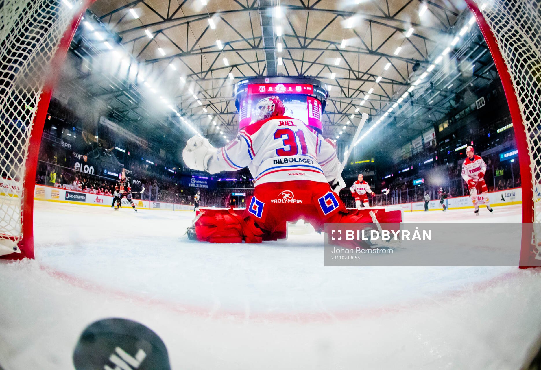Timrås målvakt Tim Juel släpper in 1-3 pucken