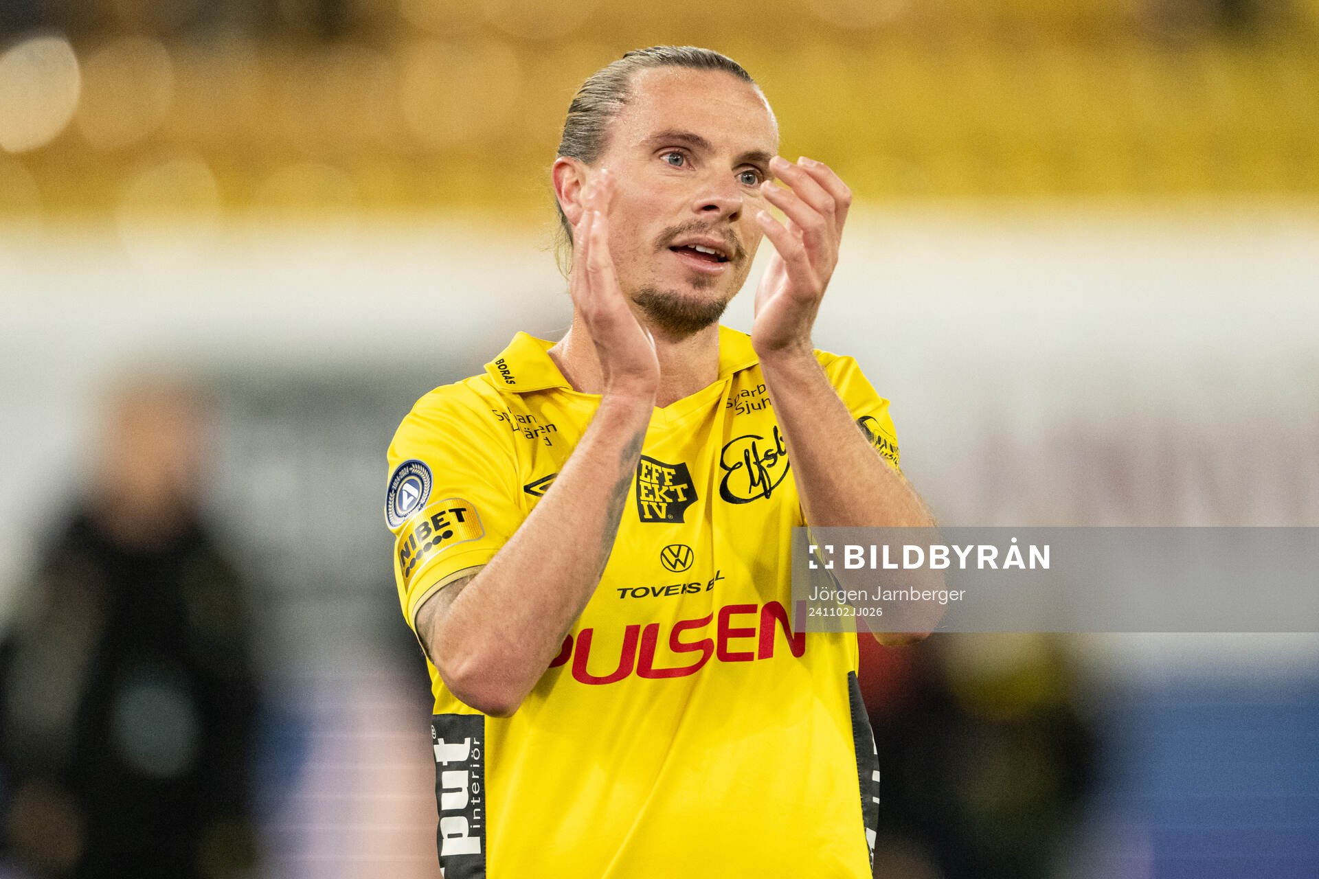 Elfsborgs Niklas Hult jublar efter fotbollsmatchen i Allsvenskan mellan Elfsborg och Västerås den 2 november 2024 i Borås. 