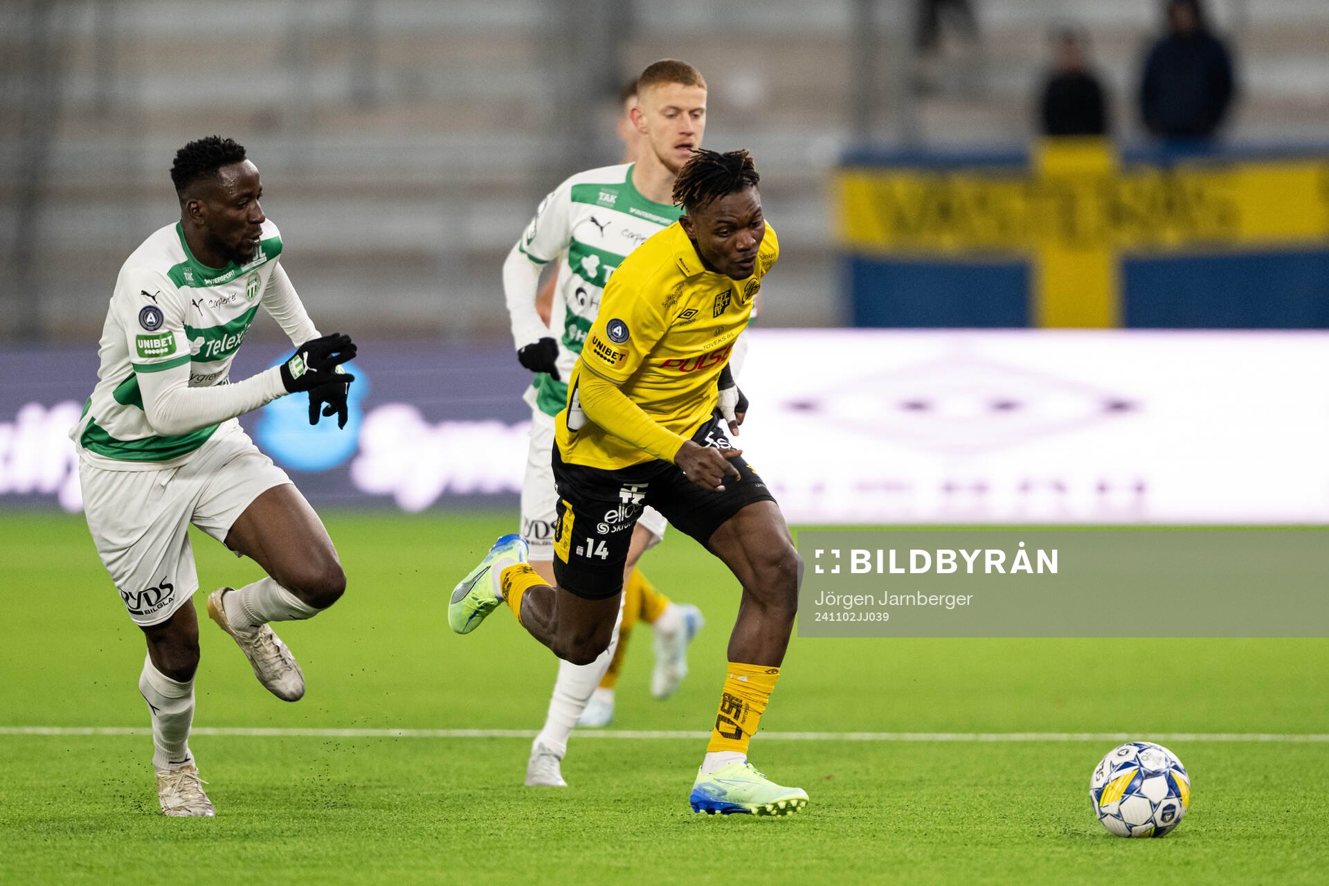 Västerås Frederic Nsabiyumva och Elfsborgs Jalal Abdullai